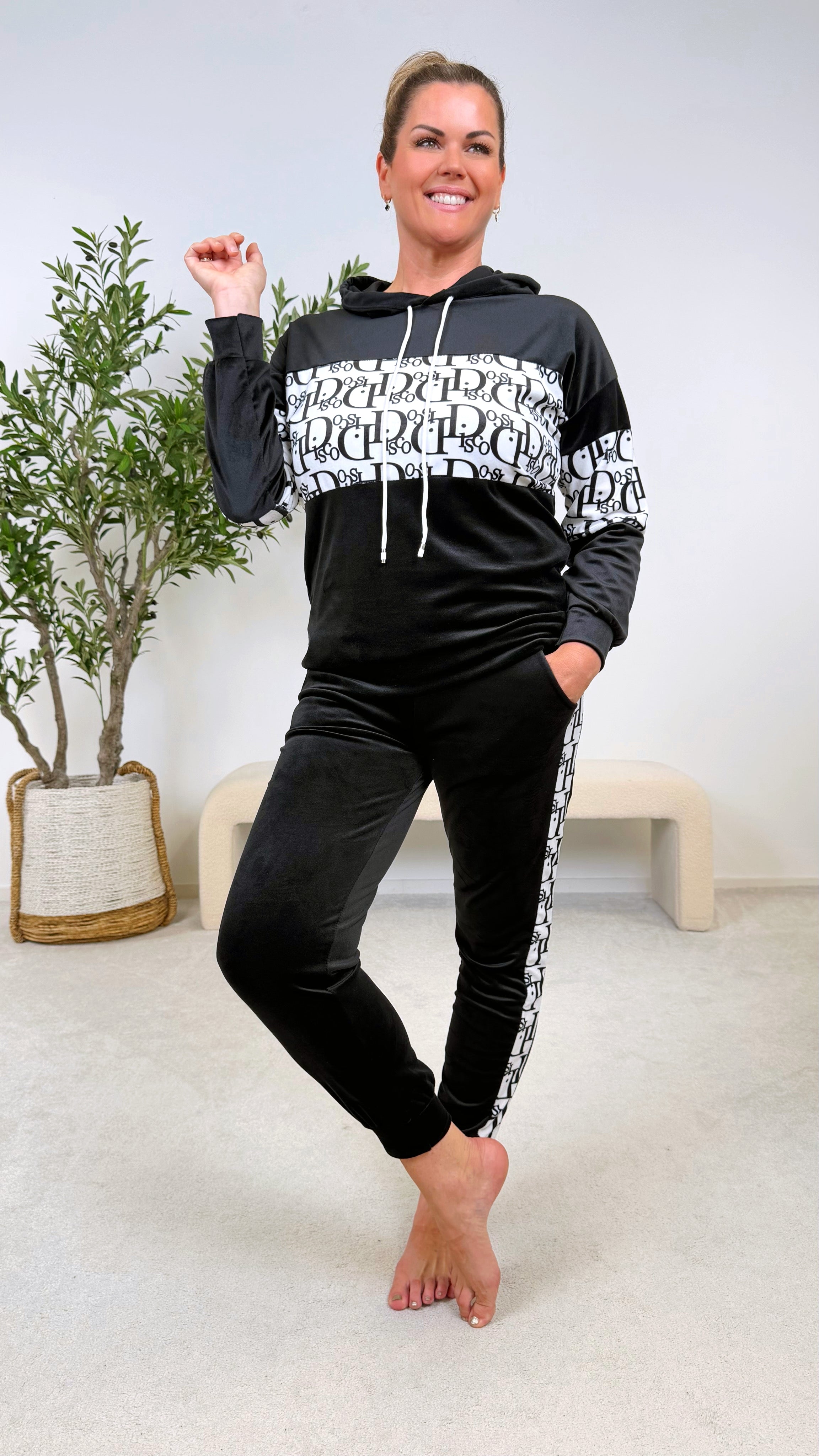 Hoodie Glam Script *Schwarz*