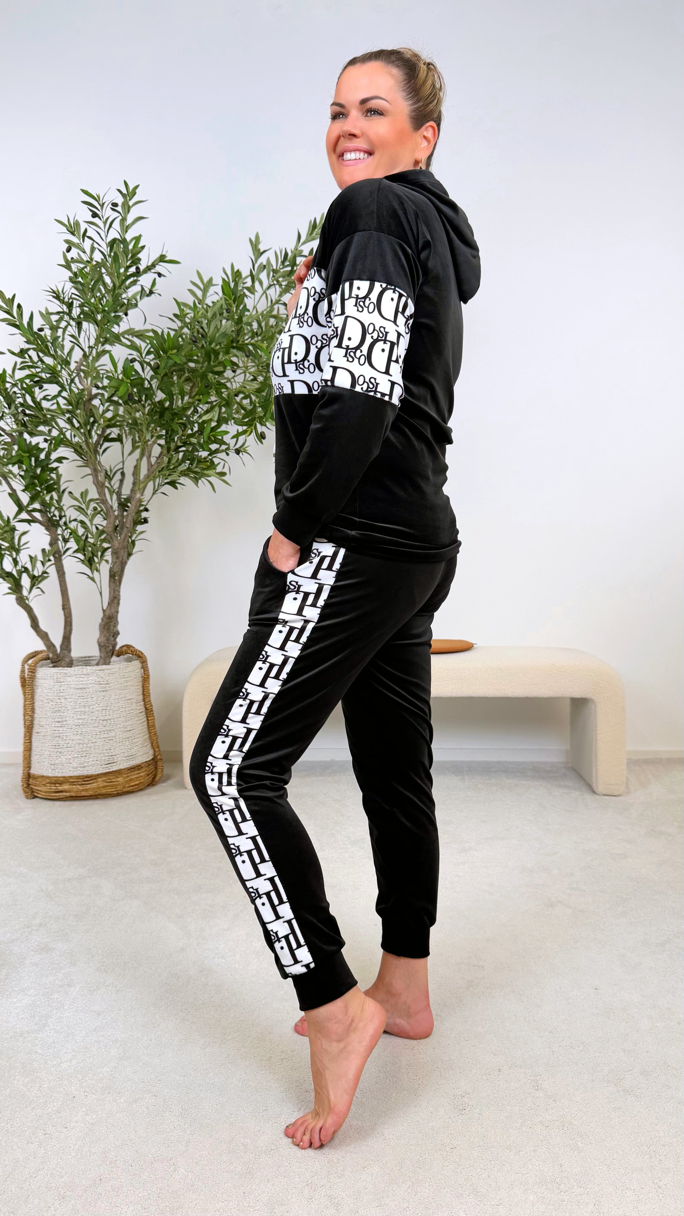 Hoodie Glam Script *Schwarz*