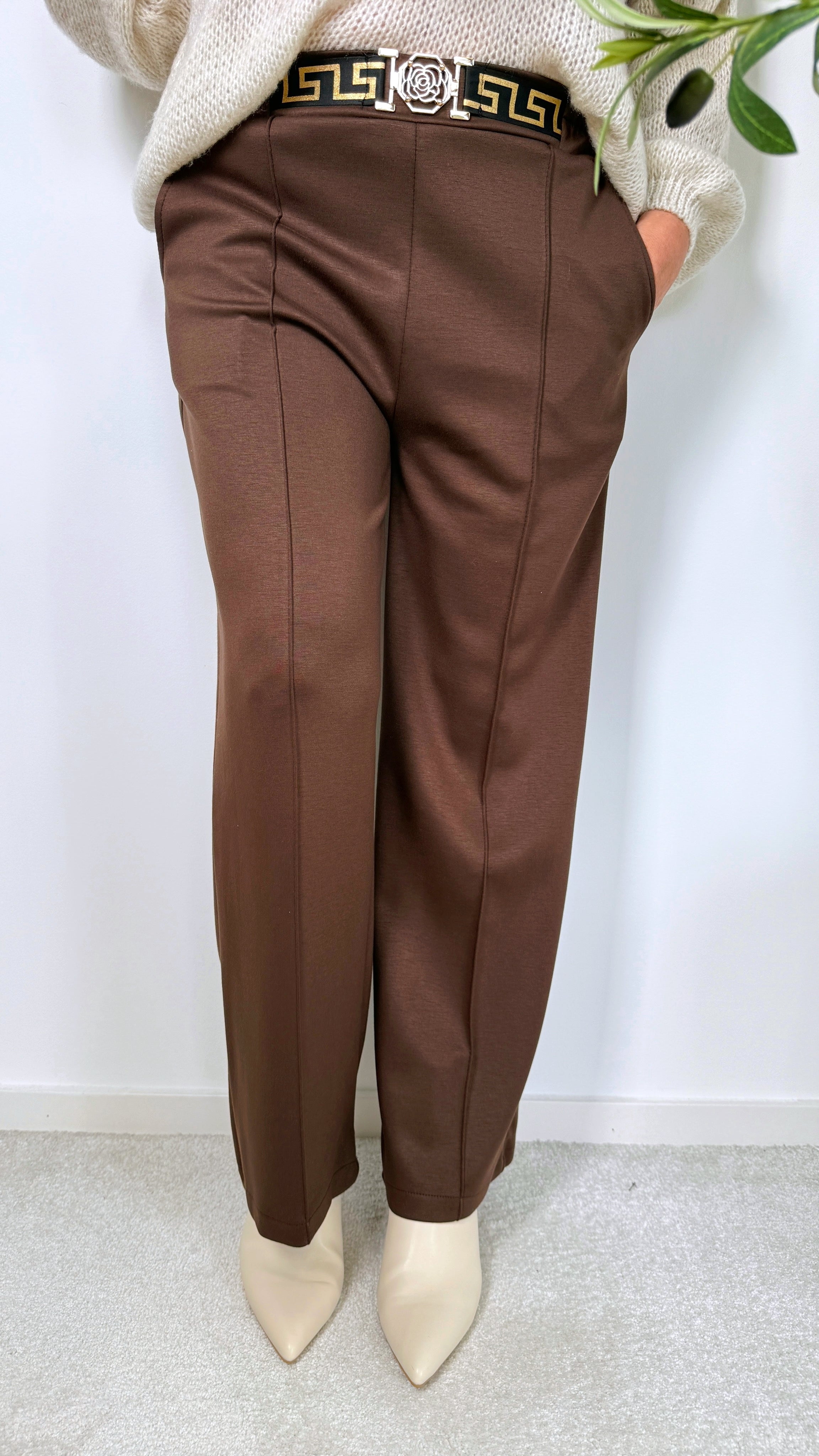 Hose Majestic Flow *Schoko*