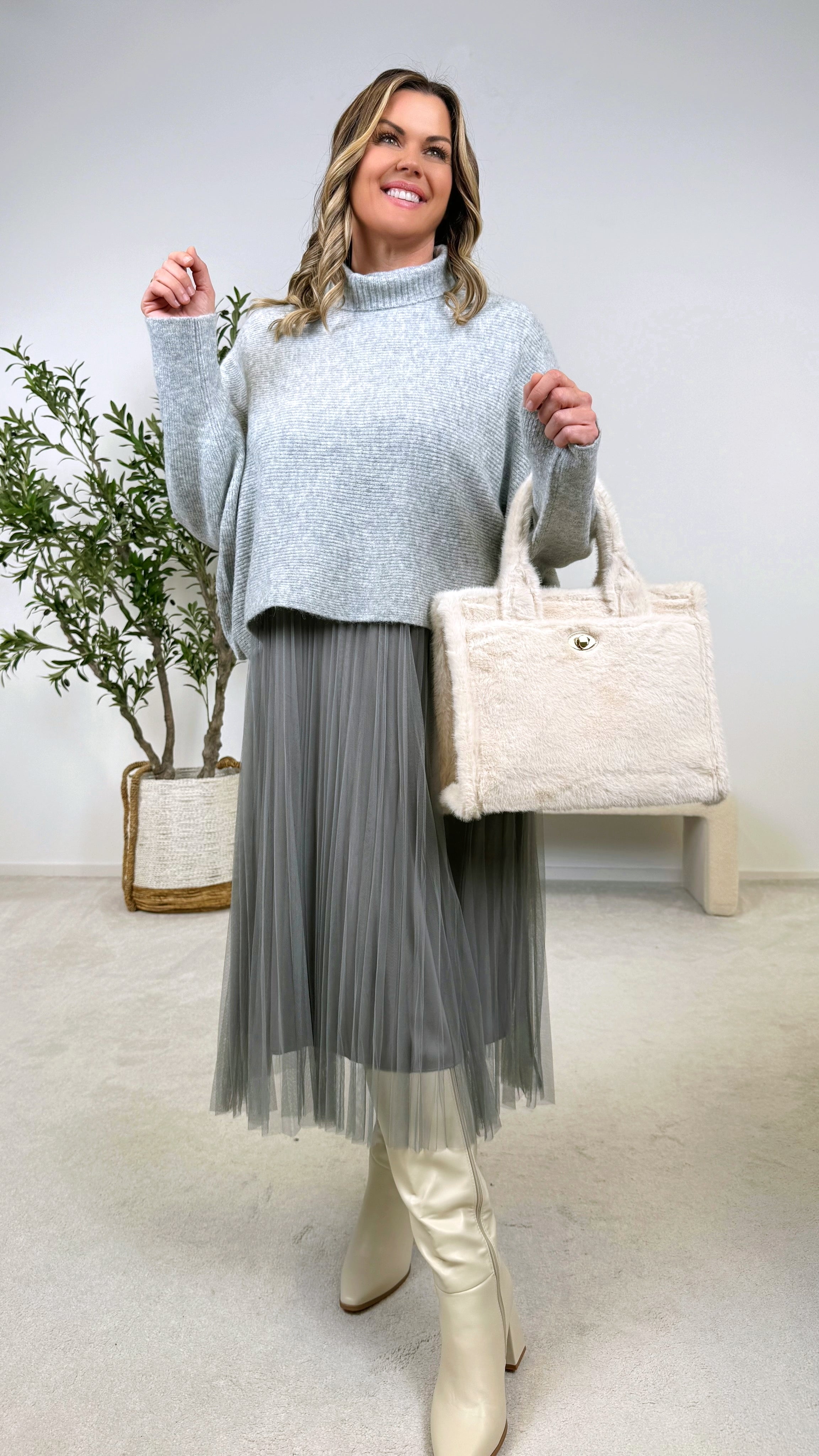 Kurzer Rollkragenpullover Autumn Cloud *Hellgrau* SH-8502