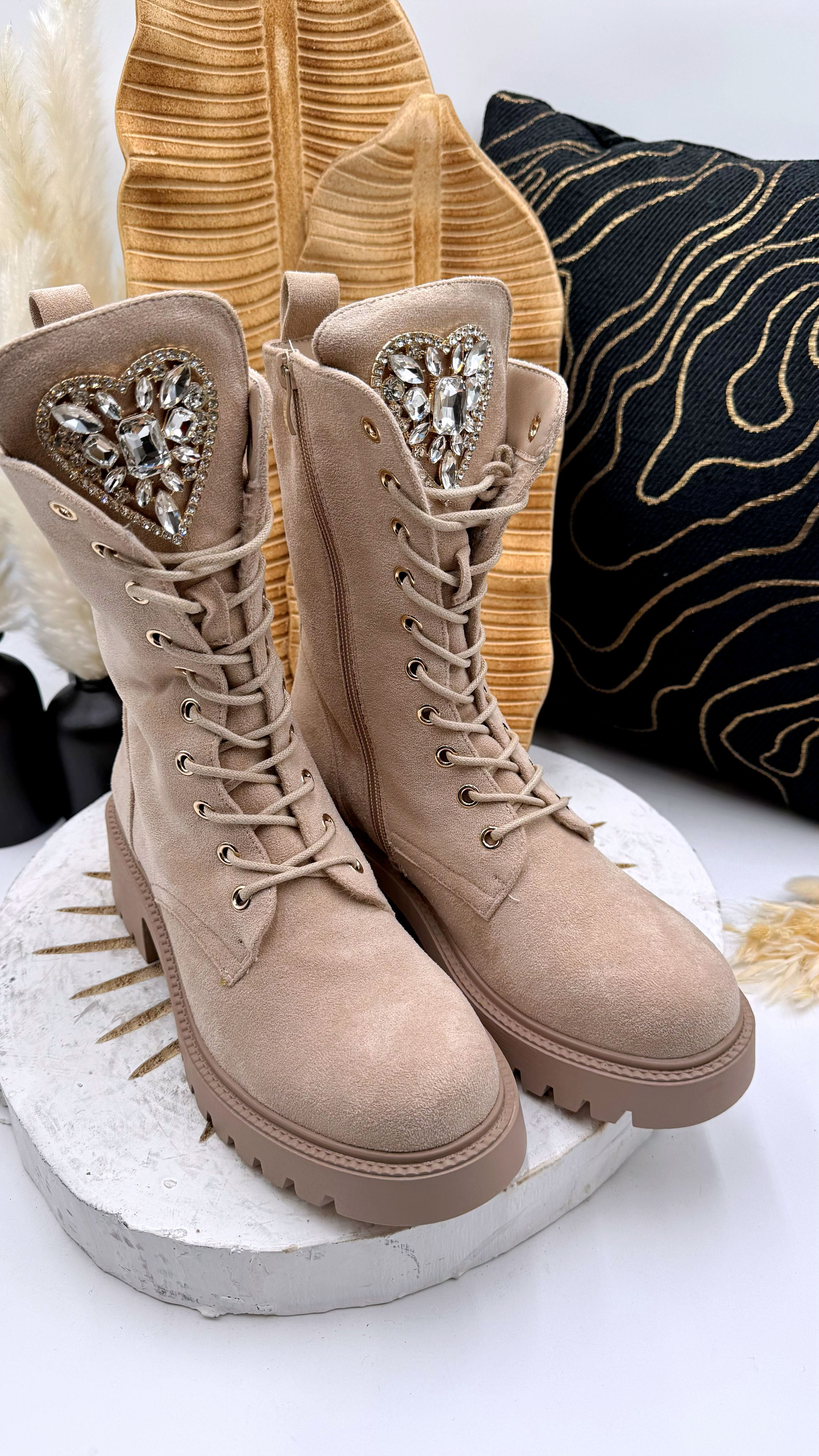 Boots Velvet Heart *Beige*