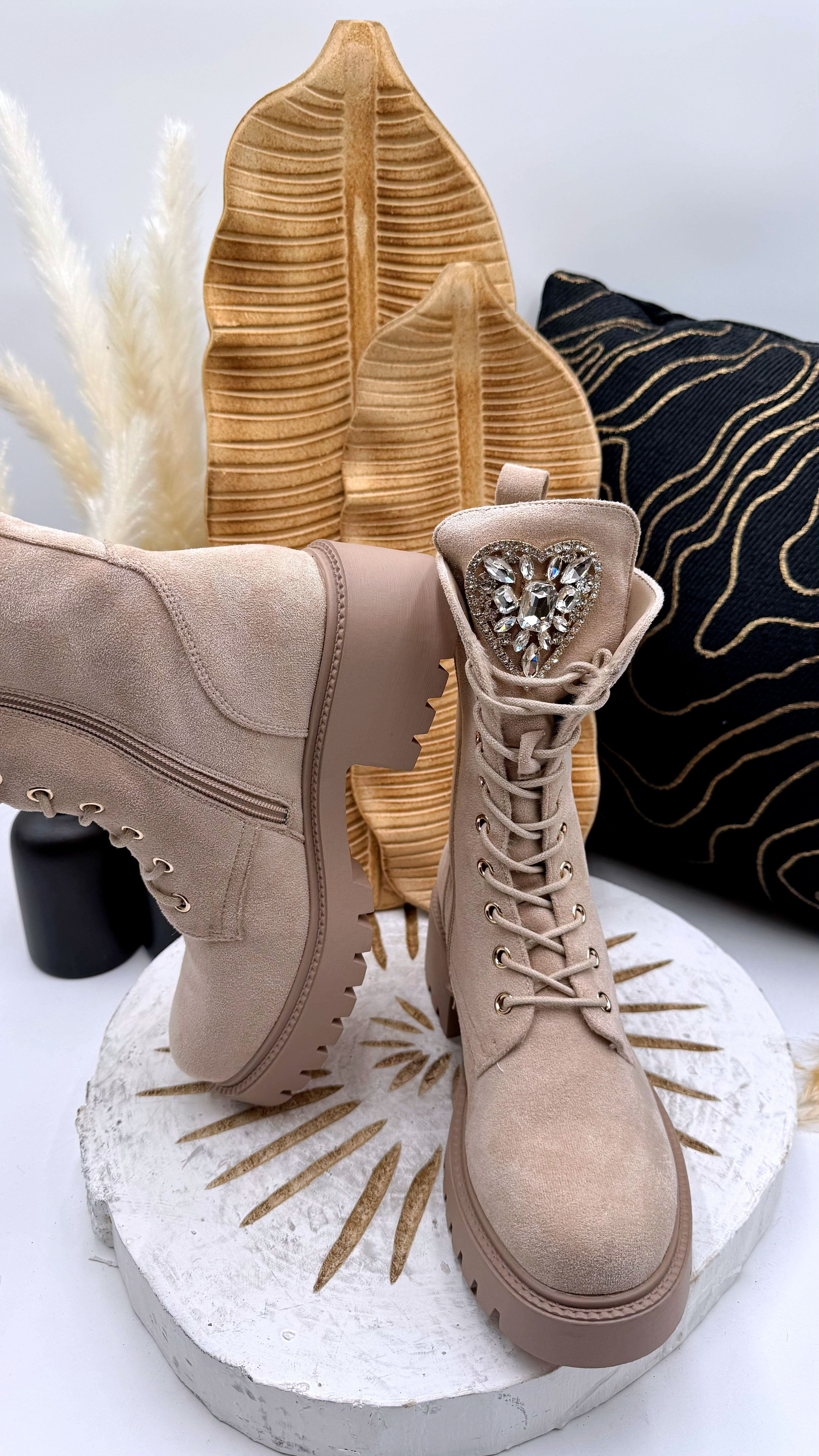Boots Velvet Heart *Beige*