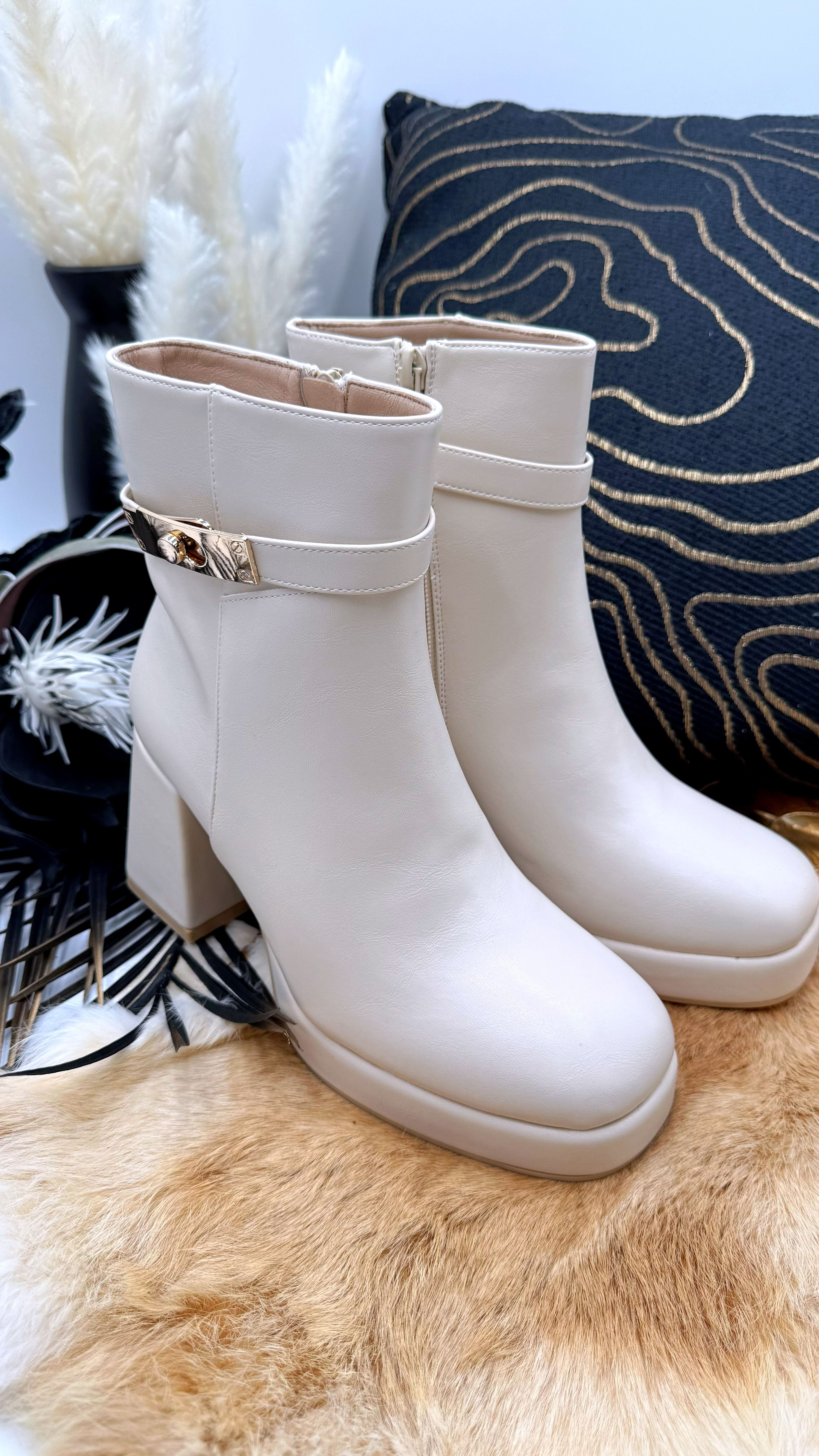 Stiefellette Royal Lock *Beige*