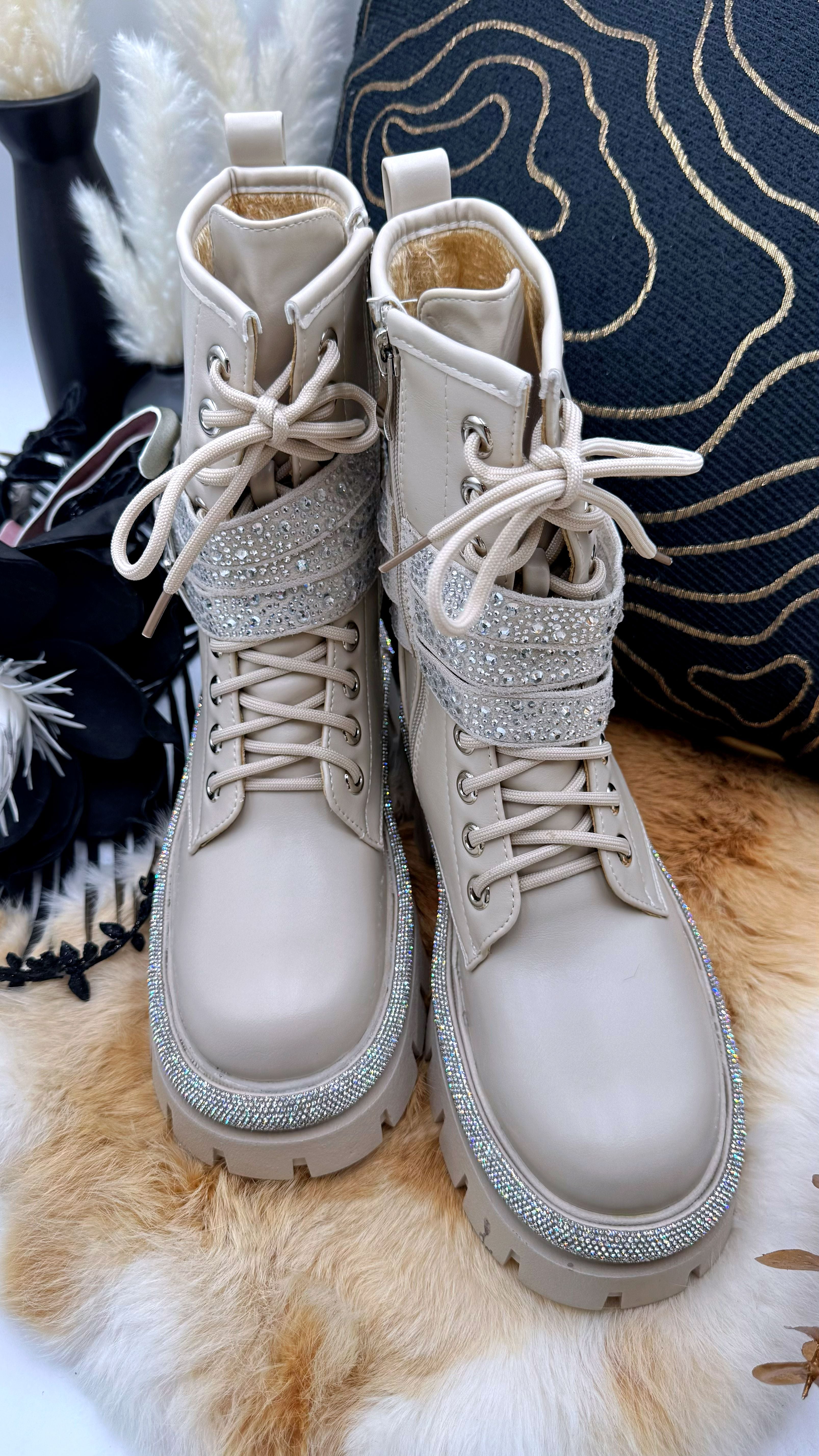 Boots Shine Warrior *Beige*