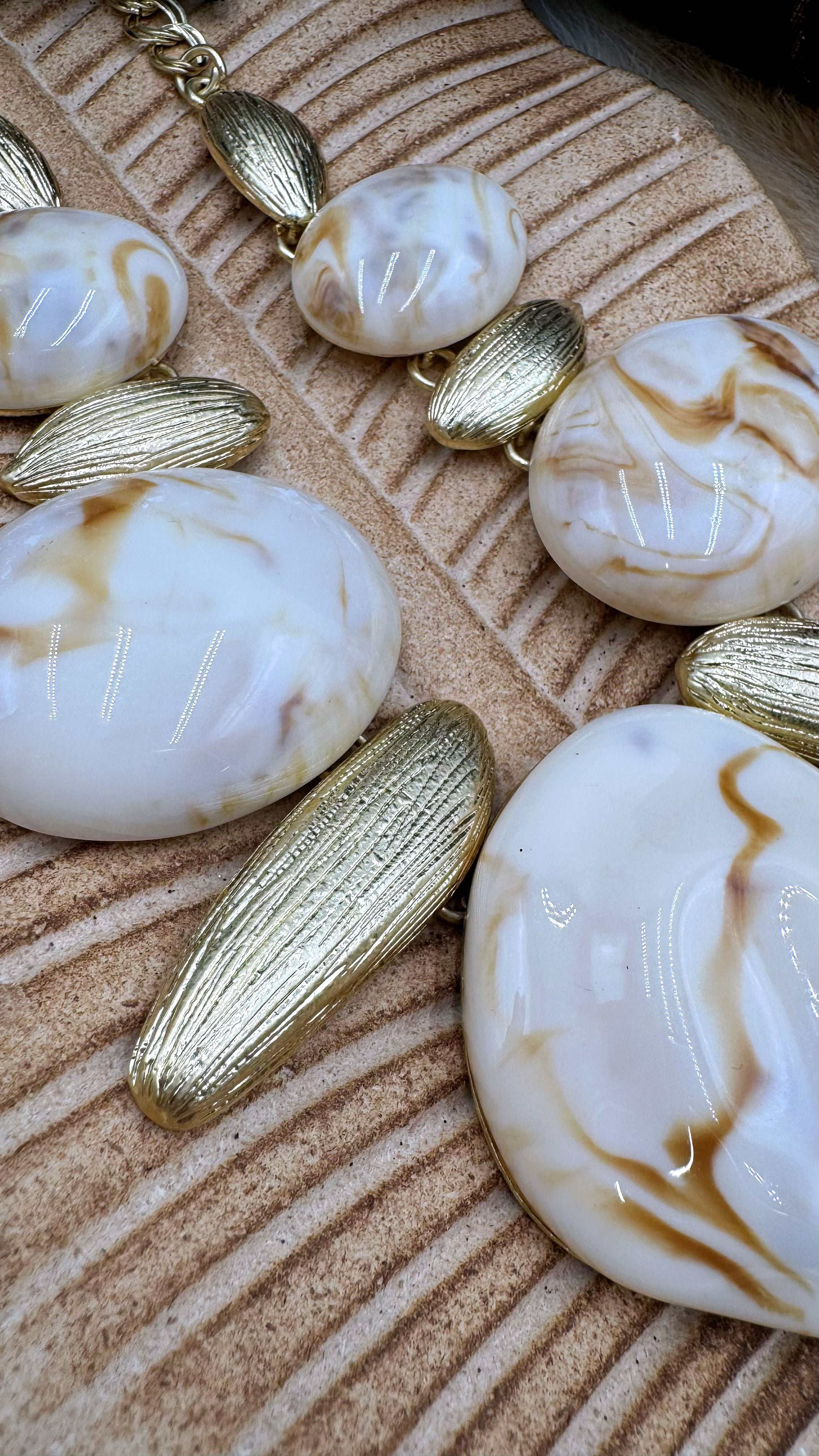 Halskette Majestic Flow *Beige*