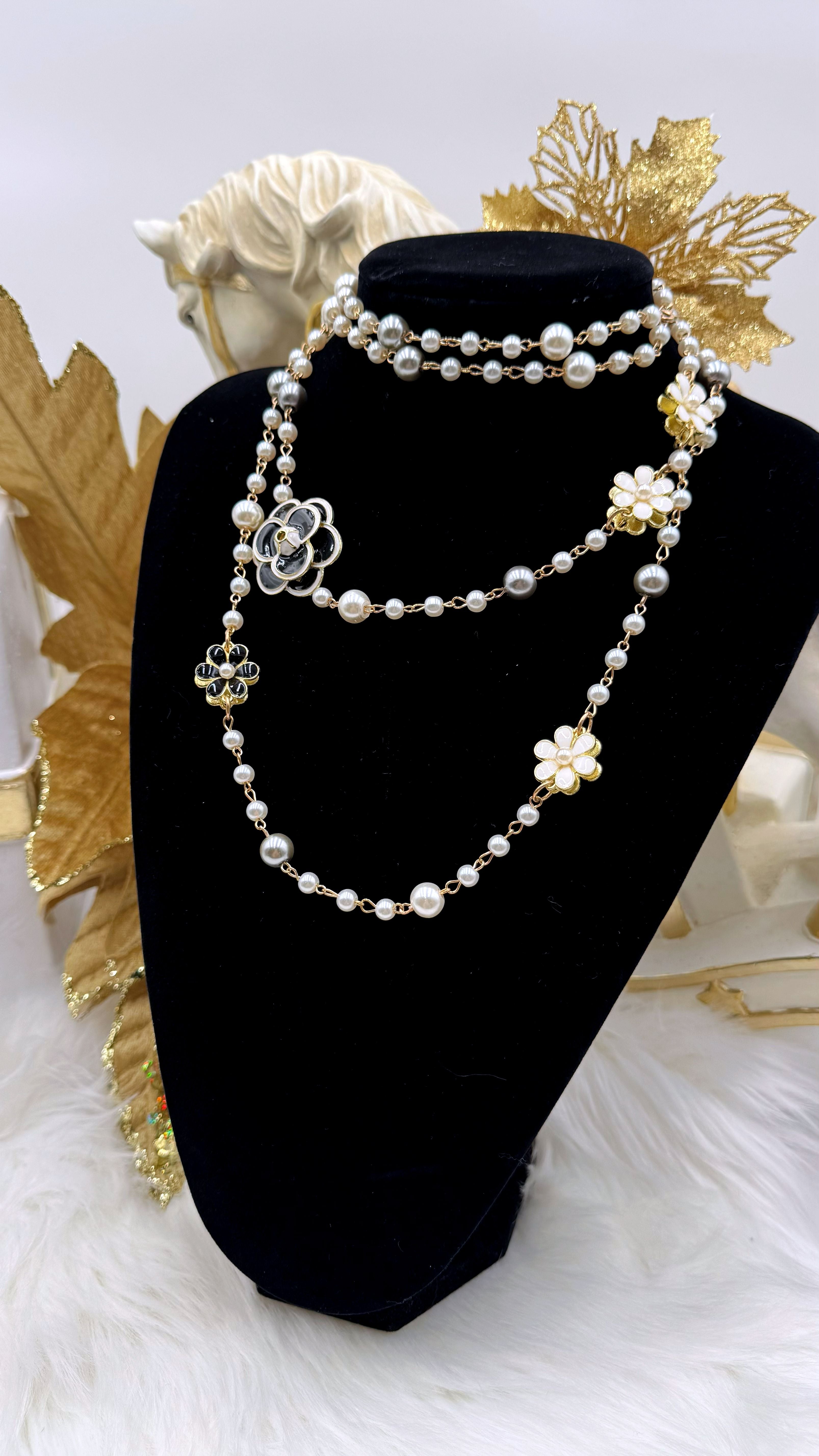 Lange Halskette Blooming Pearls