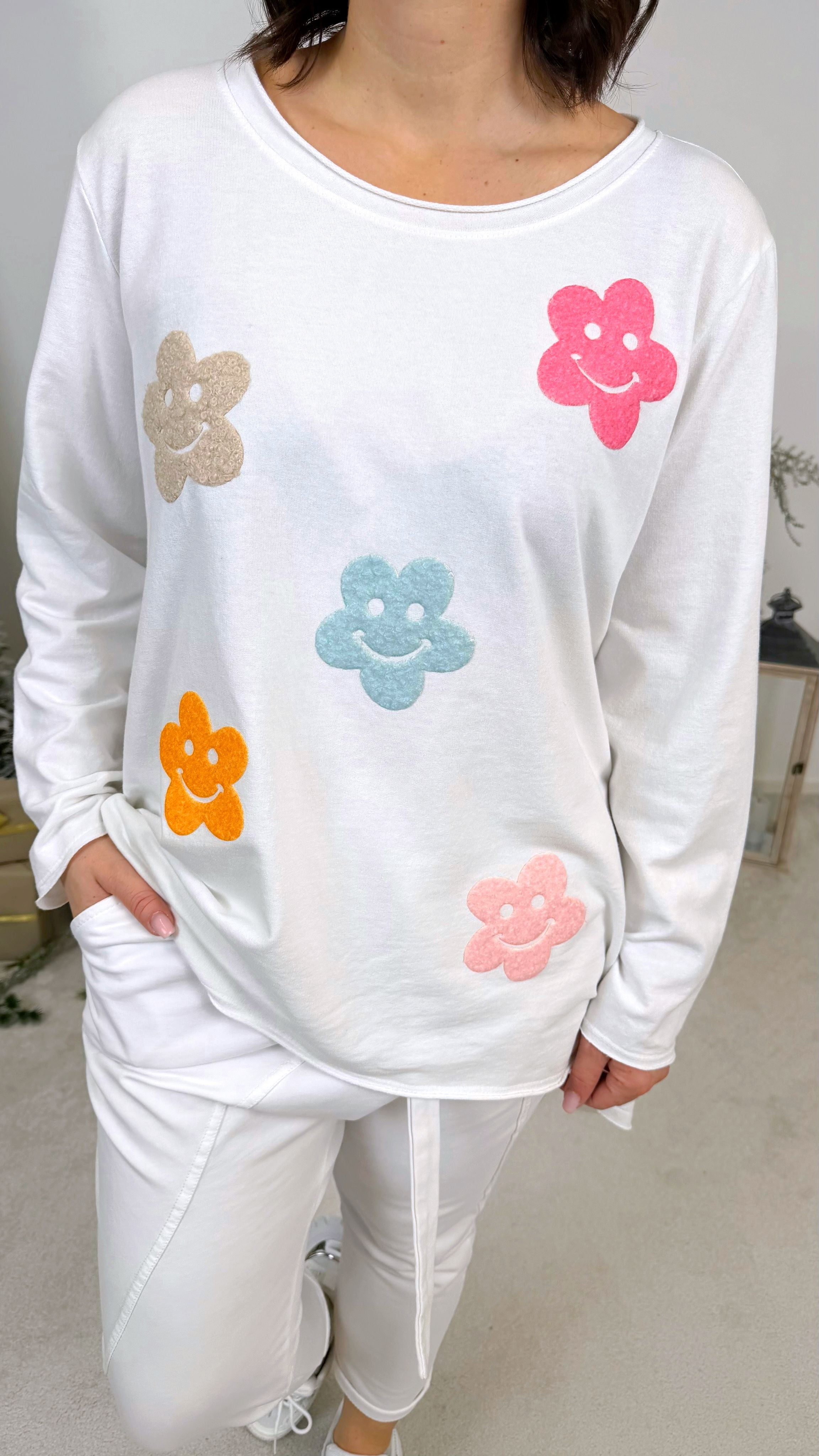 Oversized Langarmshirt Happy Blossom *Weiß*