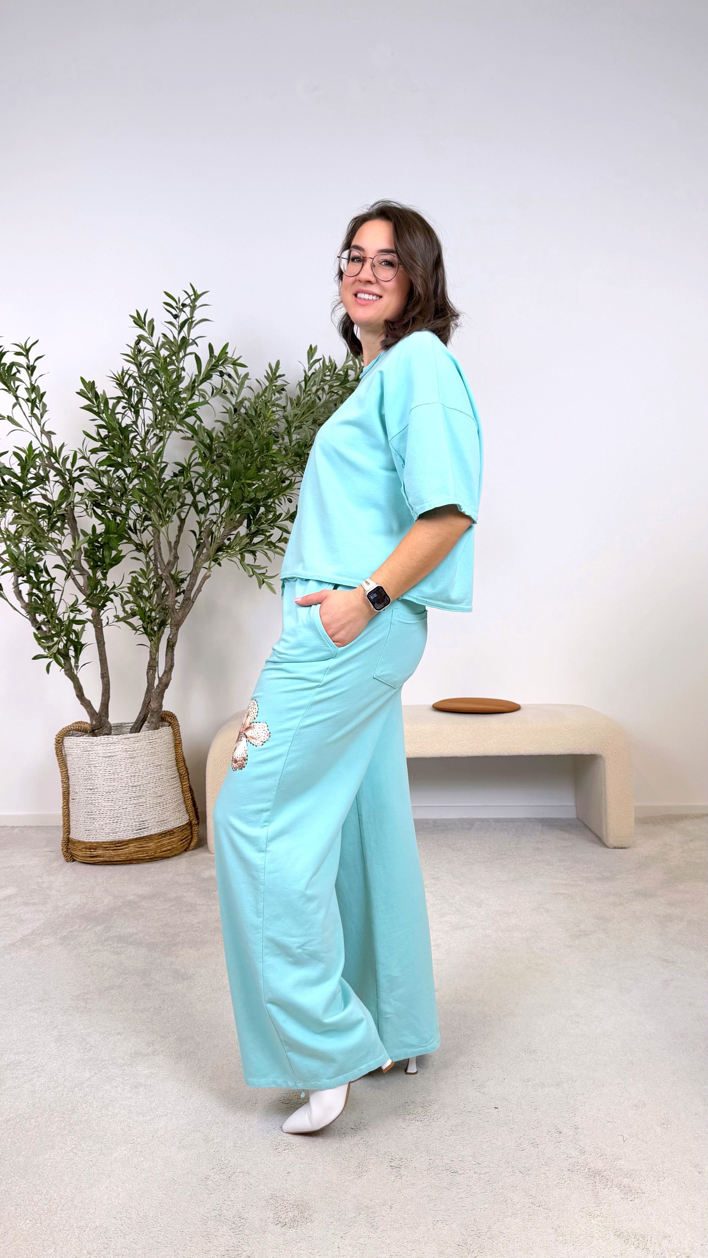 Kurzes Sweatshirt Flower Whisper *Türkis*