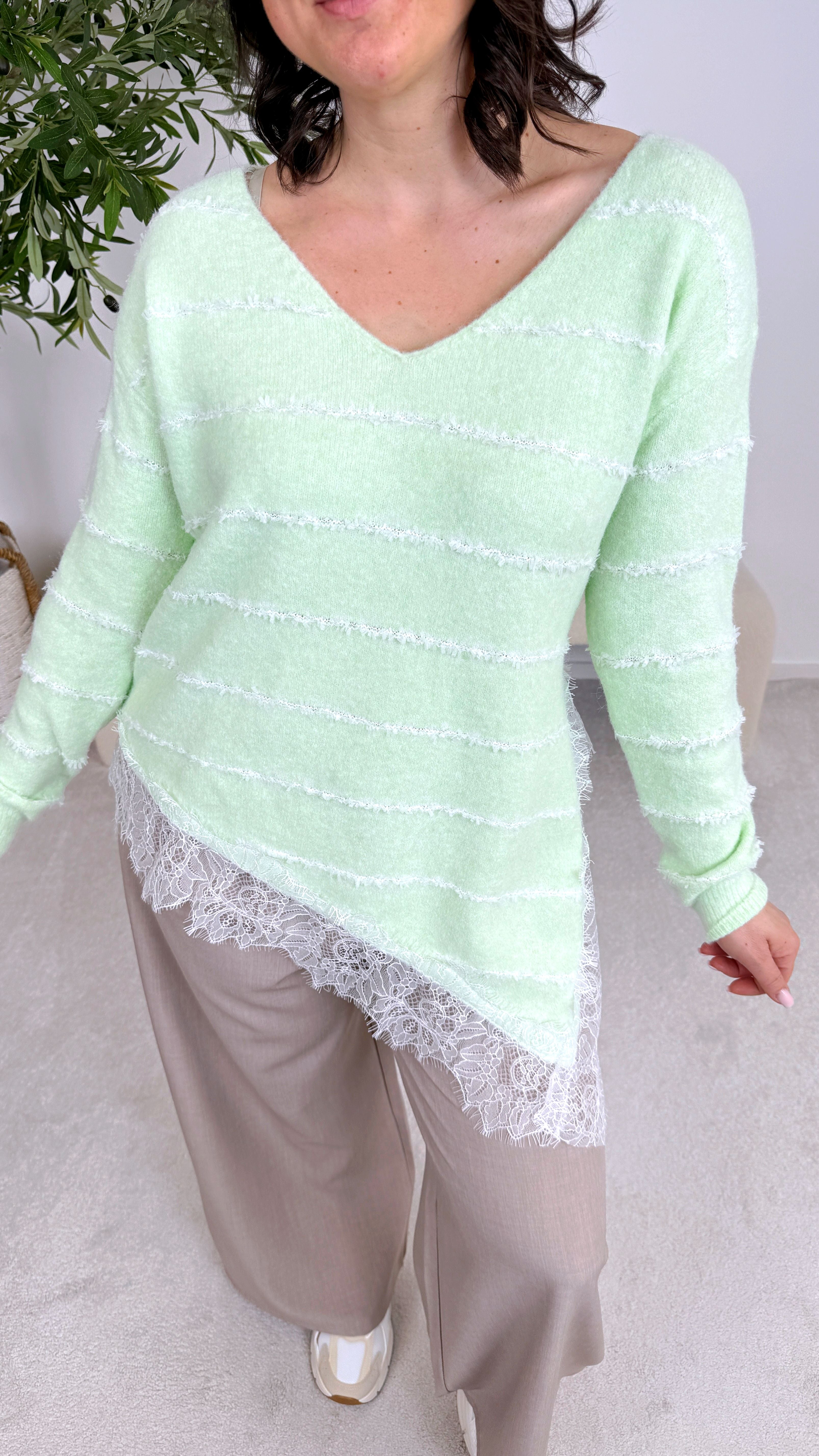 Pullover Fluffy Bloom Lace *Hellgrün*