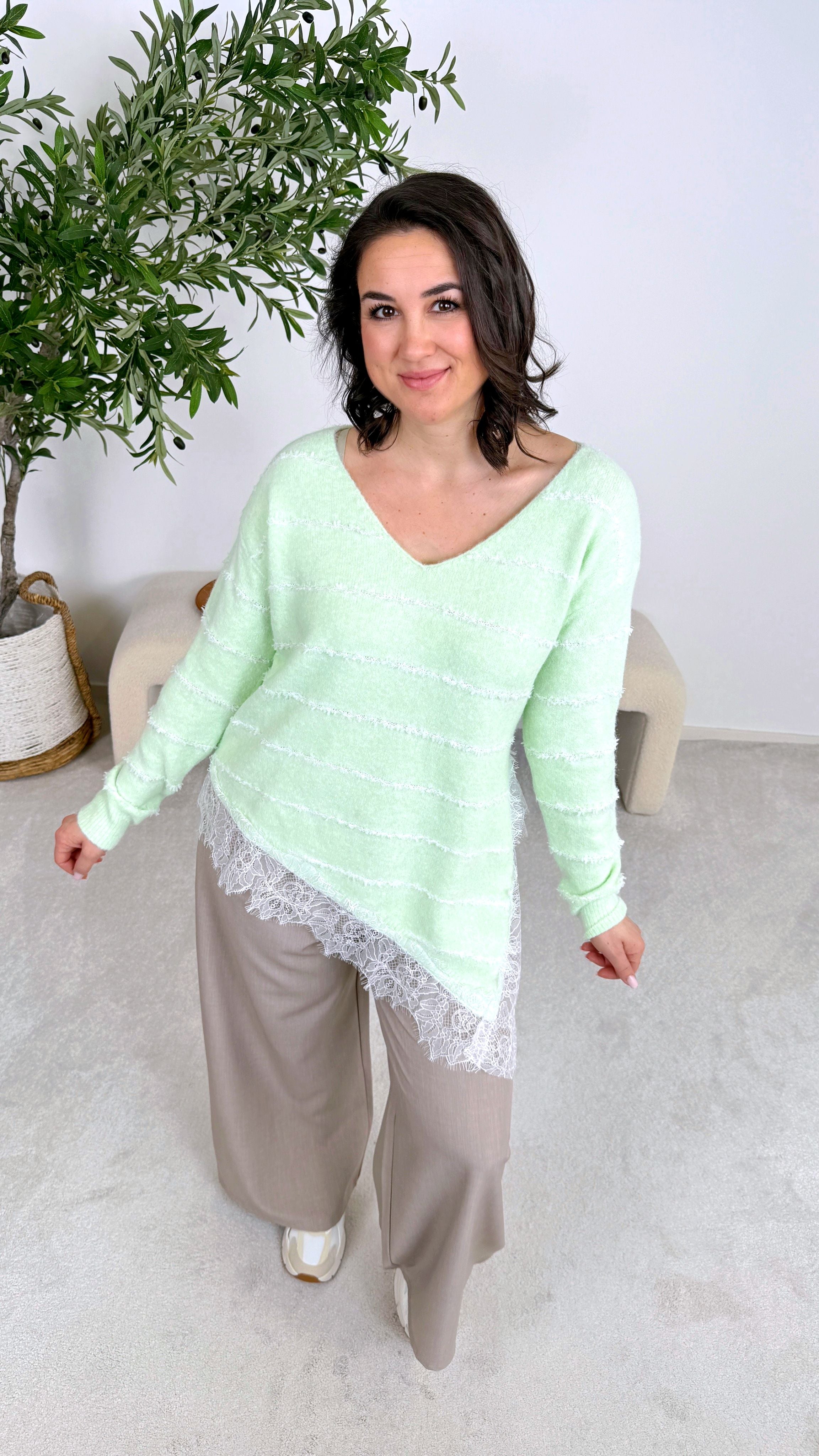Pullover Fluffy Bloom Lace *Hellgrün*