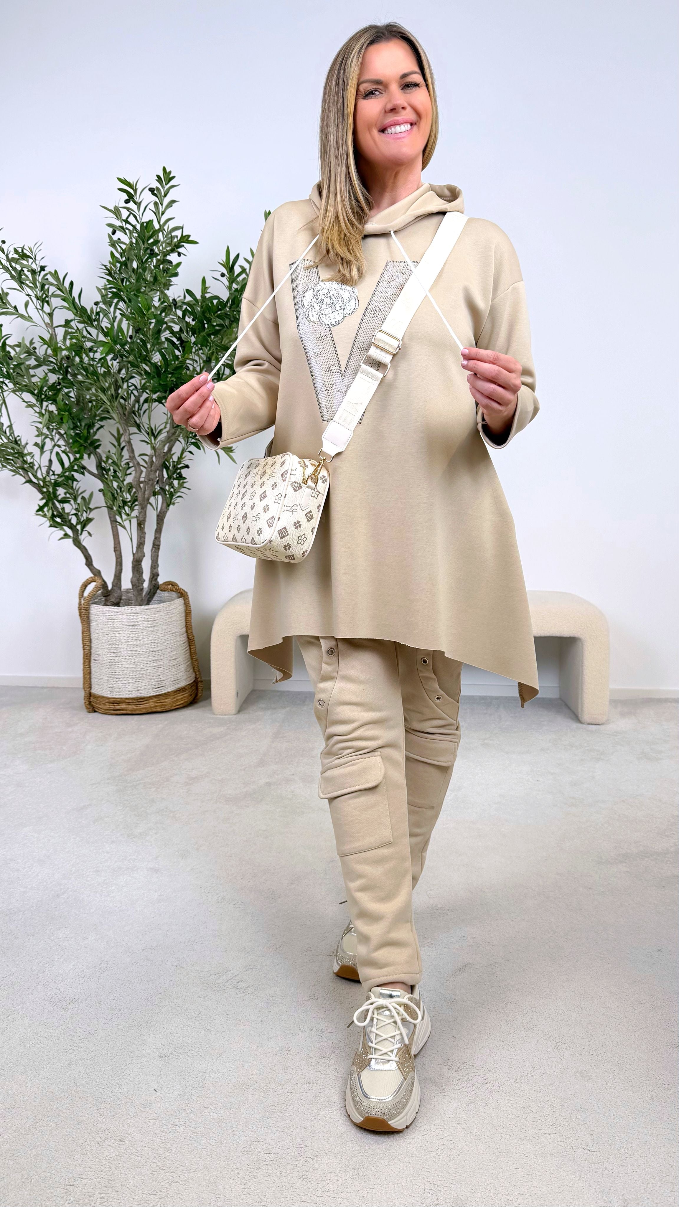 Long Hoodie Shine Letter *Camel-Hell*