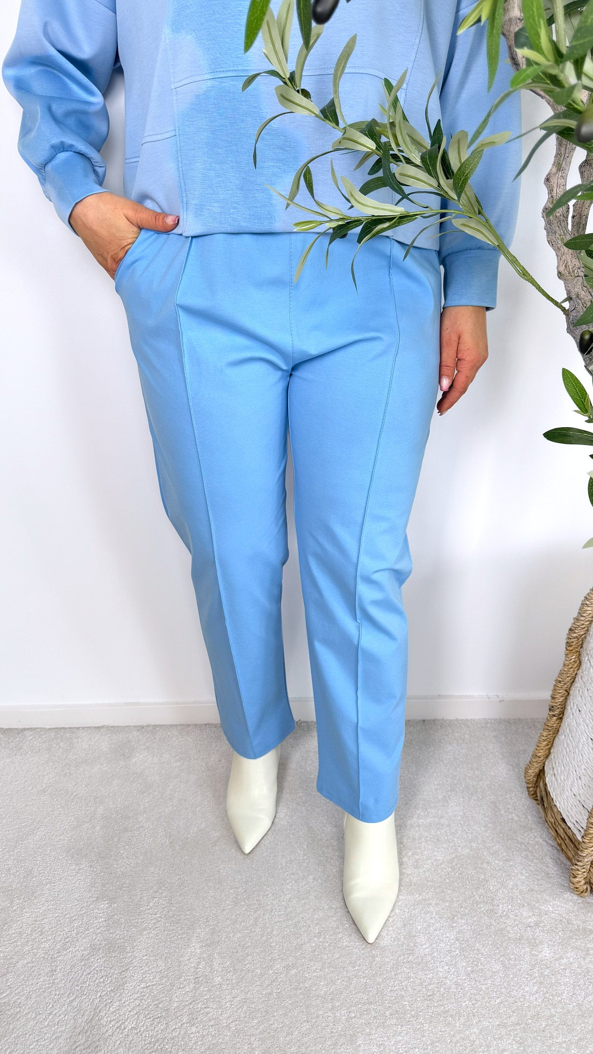 Hose Royal Power *Hellblau*