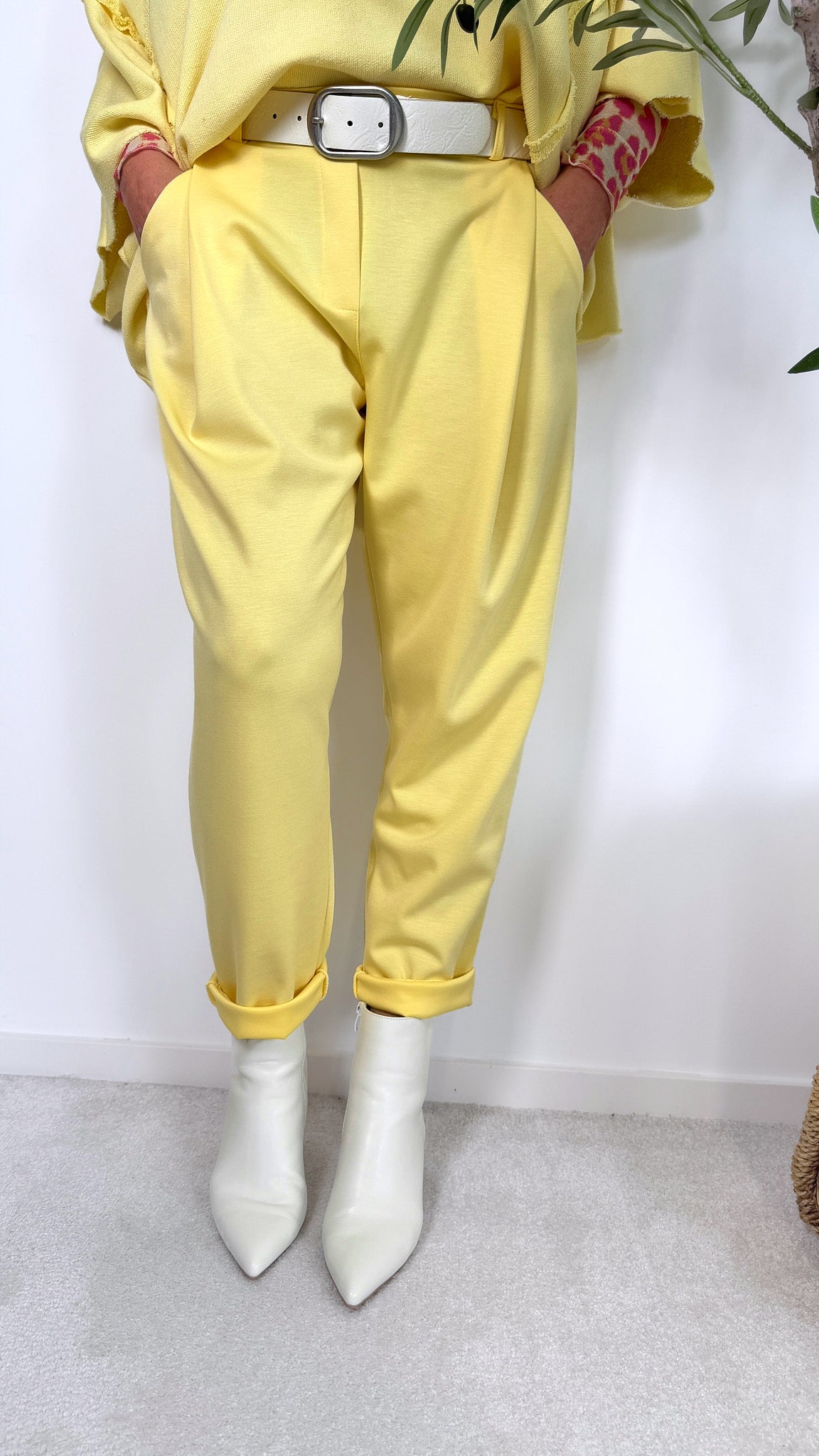 Hose Relaxed Royalty *Gelb*