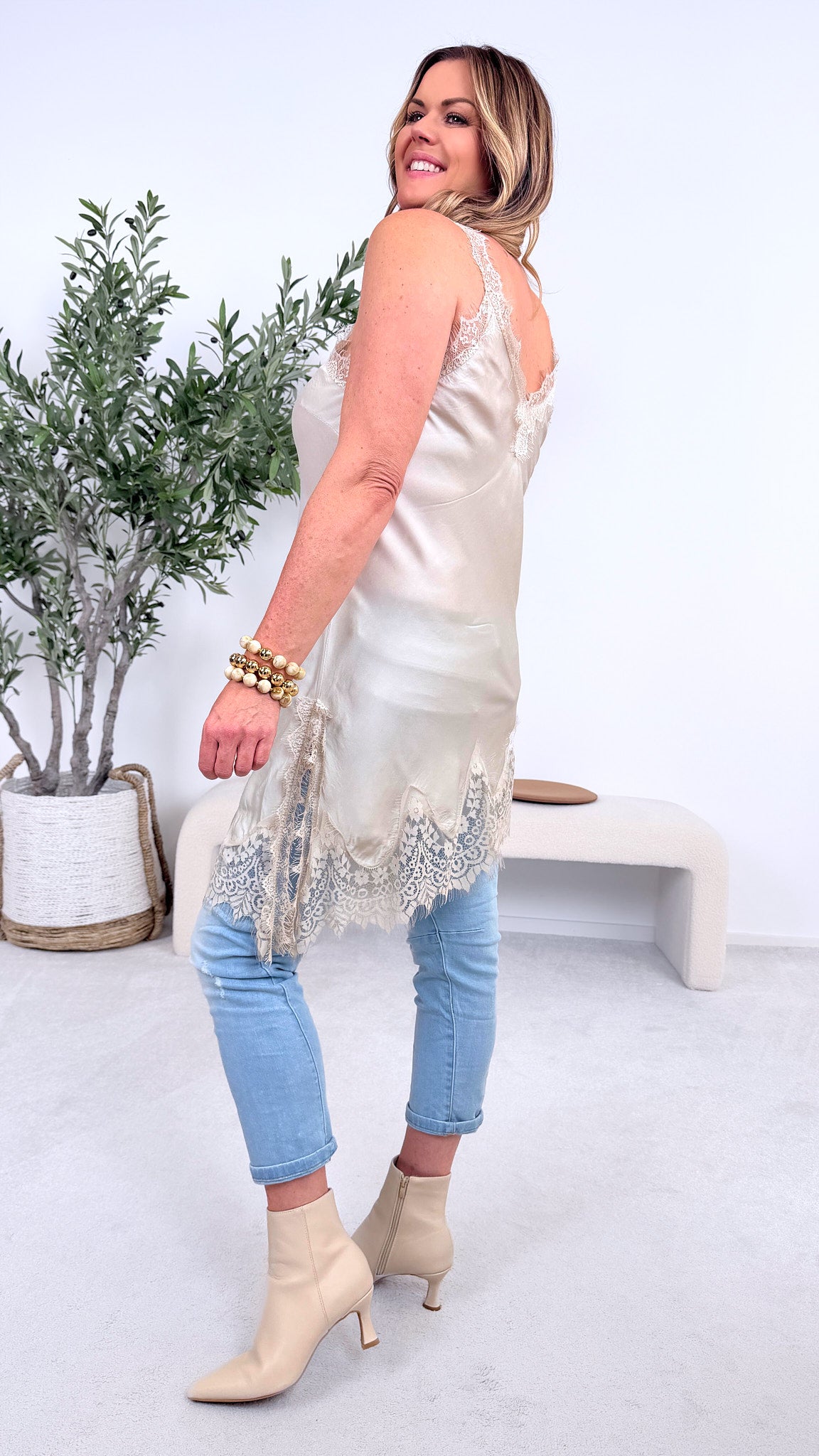 Langes Spitzen-Top Hidden Romance *Beige*