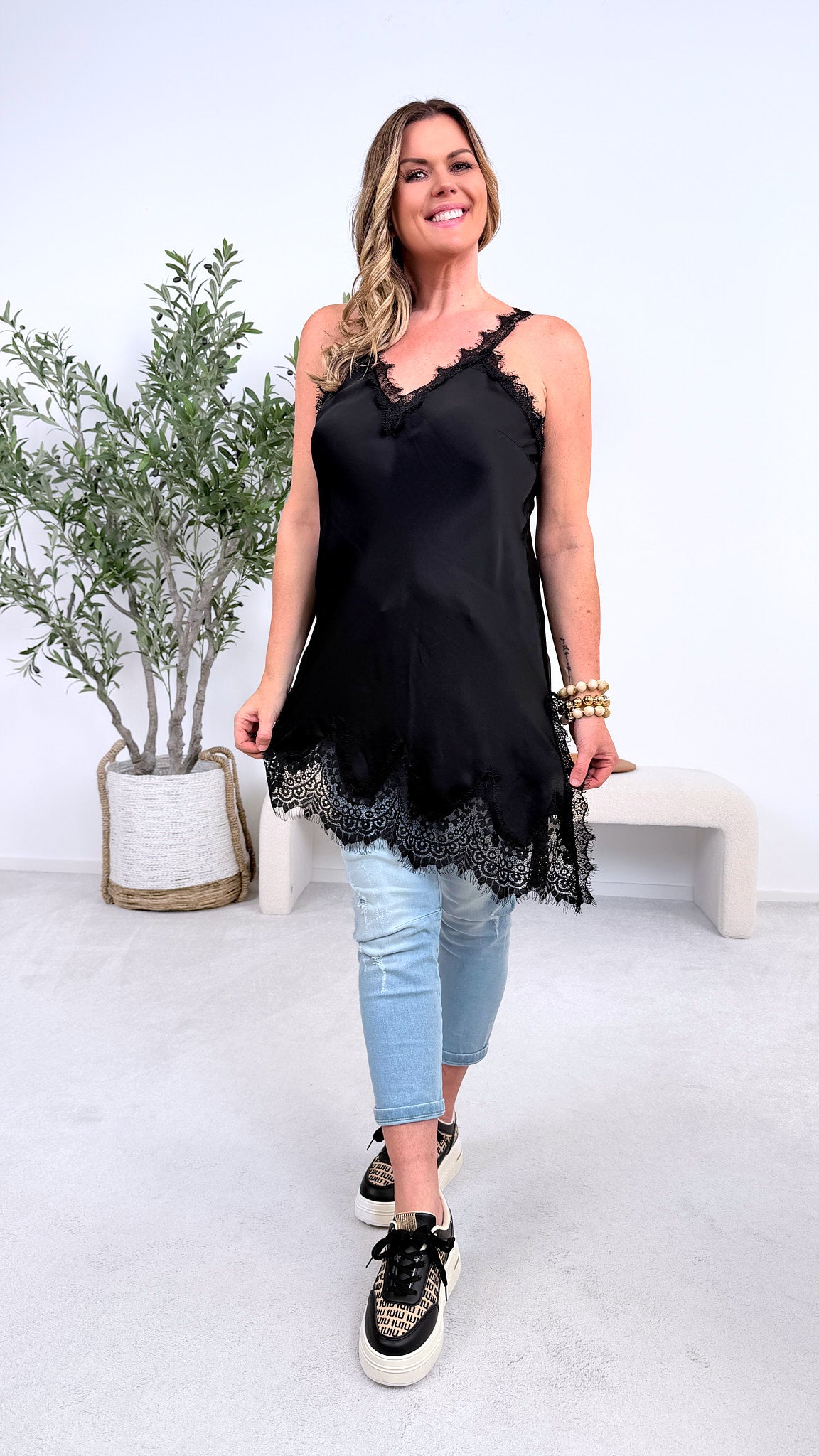 Langes Spitzen-Top Hidden Romance *Schwarz*