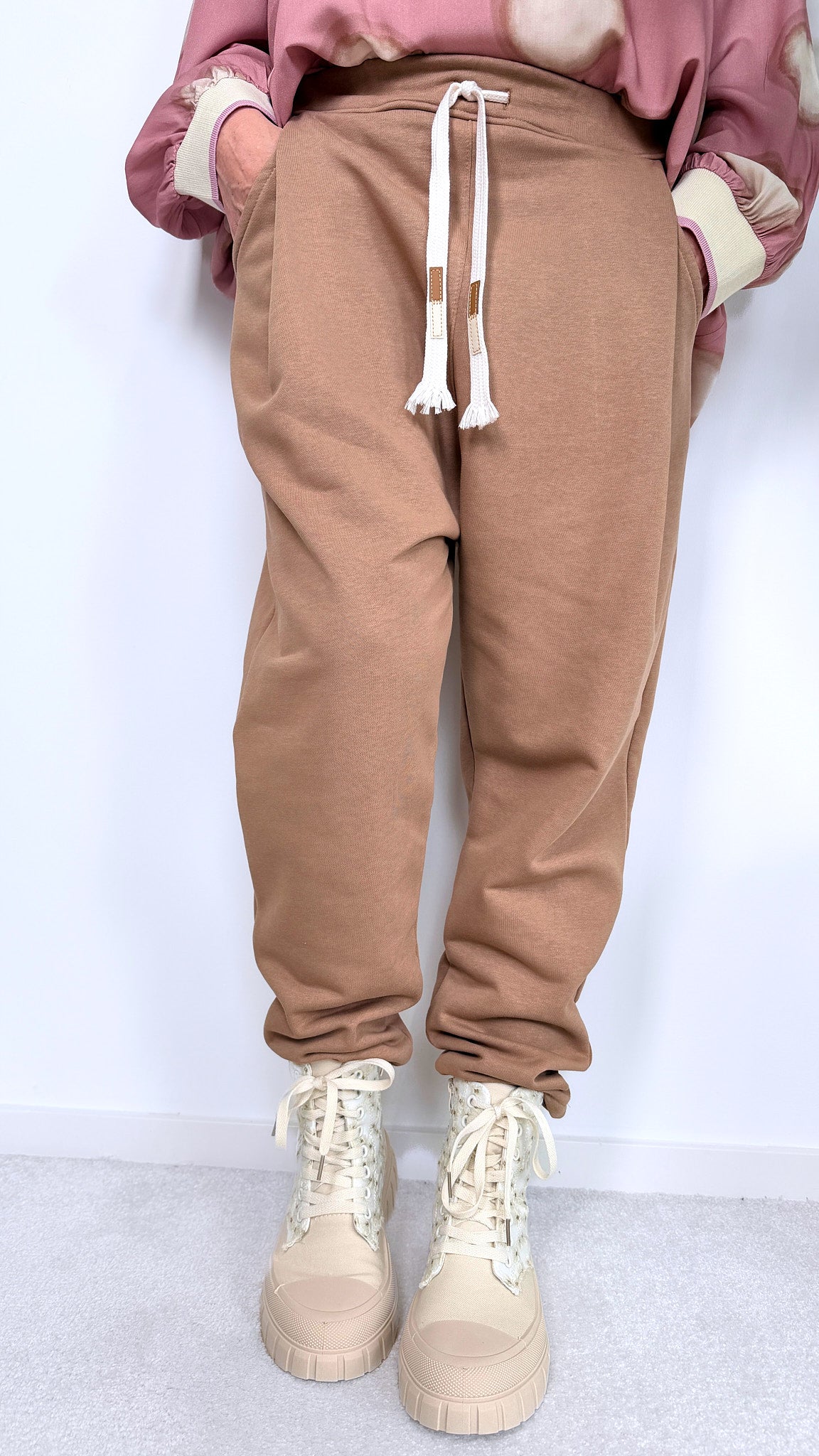 Sweathose Own Your Power *Camel*