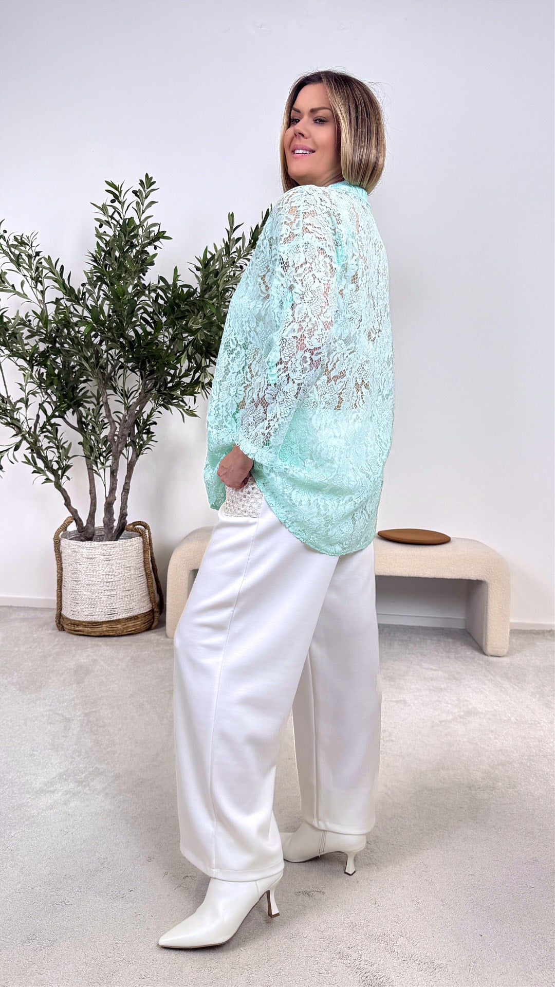 Spitzenbluse True Feminine *Mint*