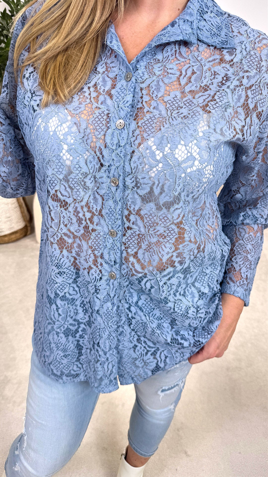 Spitzenbluse True Feminine *Jeansblau*