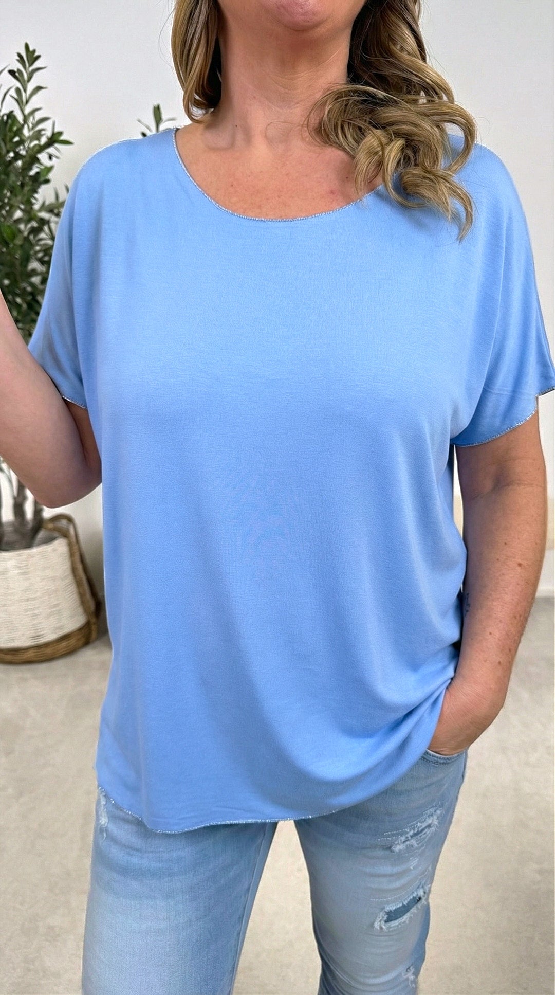 T-Shirt Classic Fit *Hellblau*