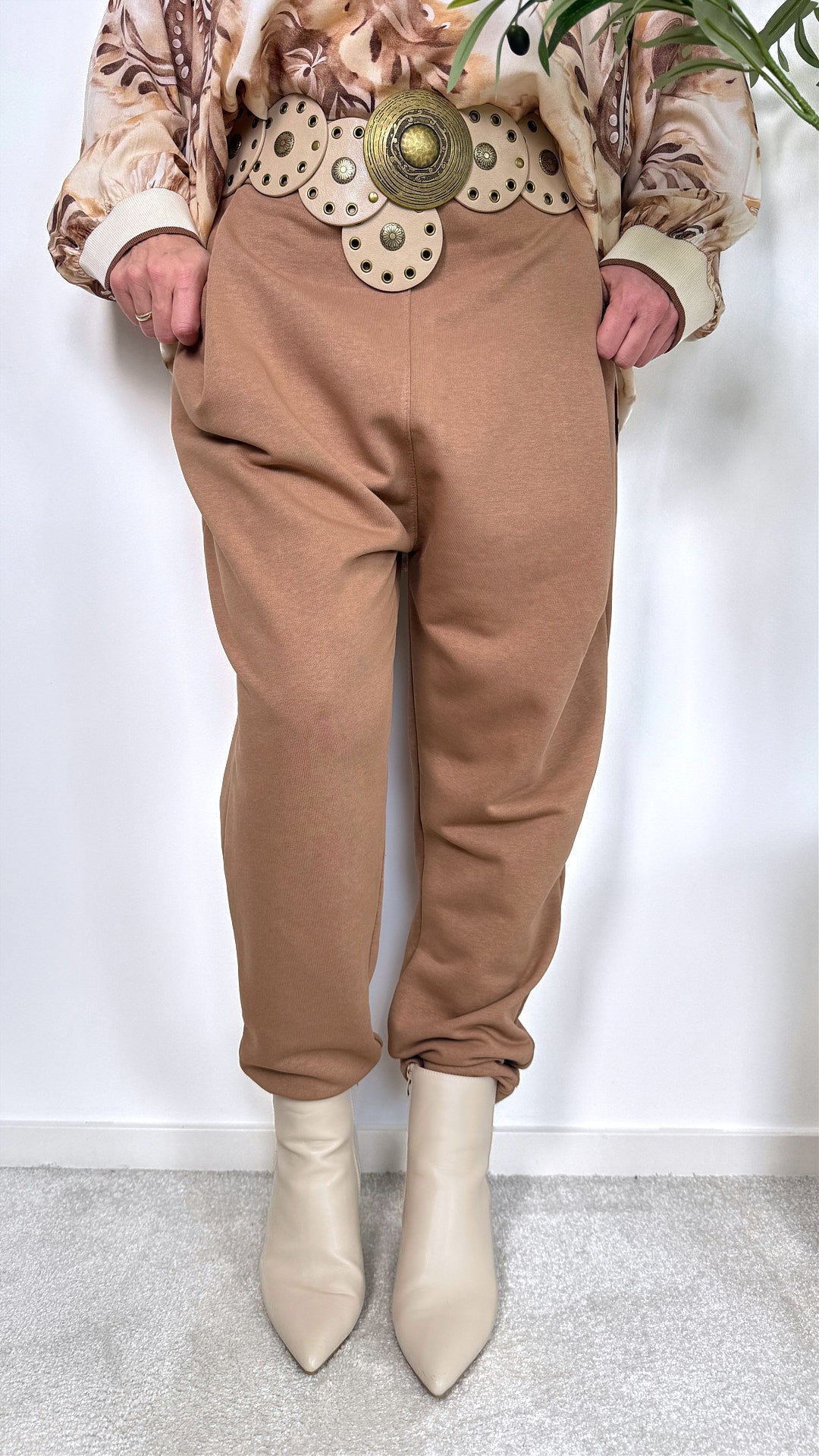 Sweathose Own Your Power *Camel*