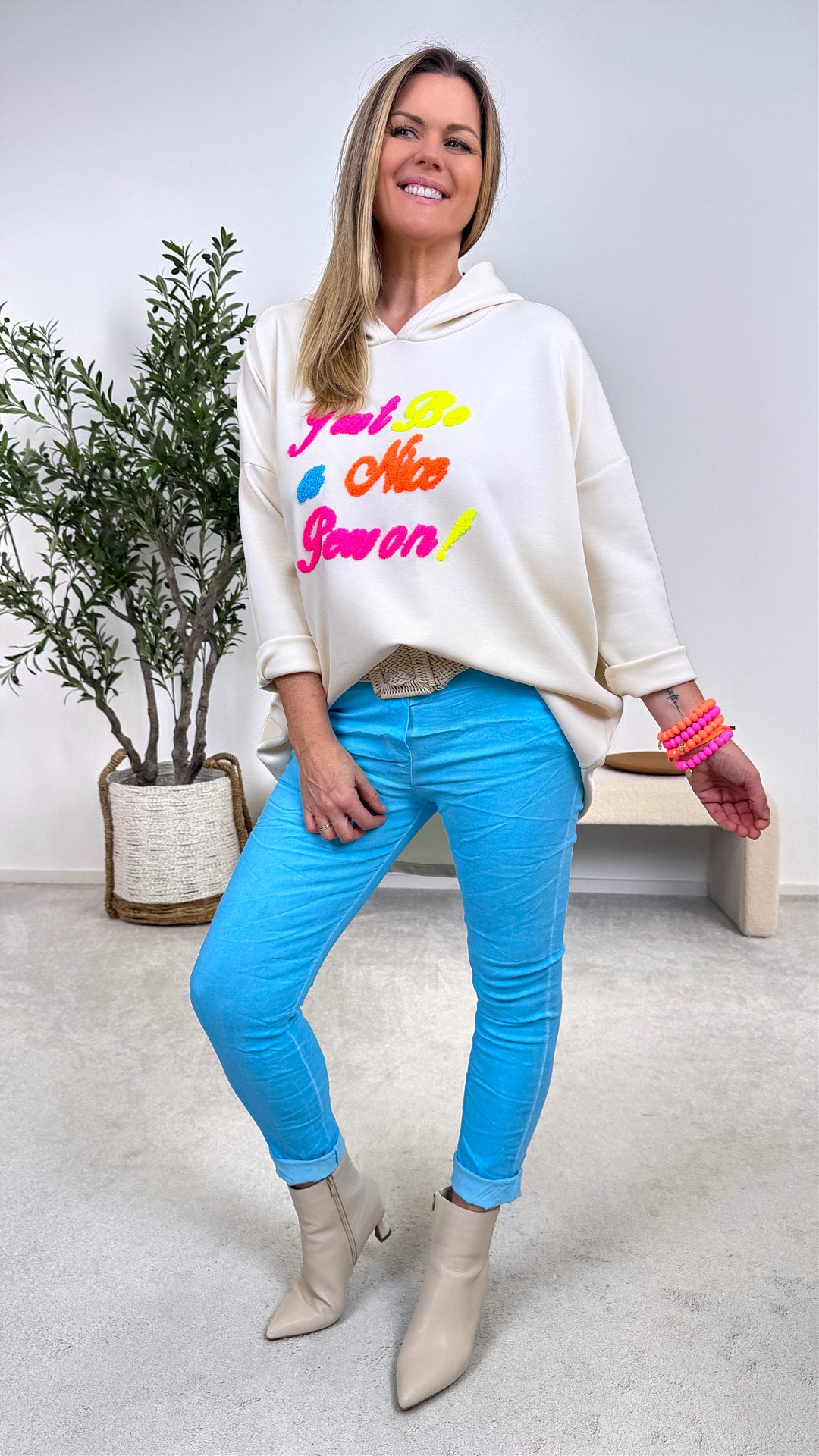 Hoodie Bold Soul *Creme*