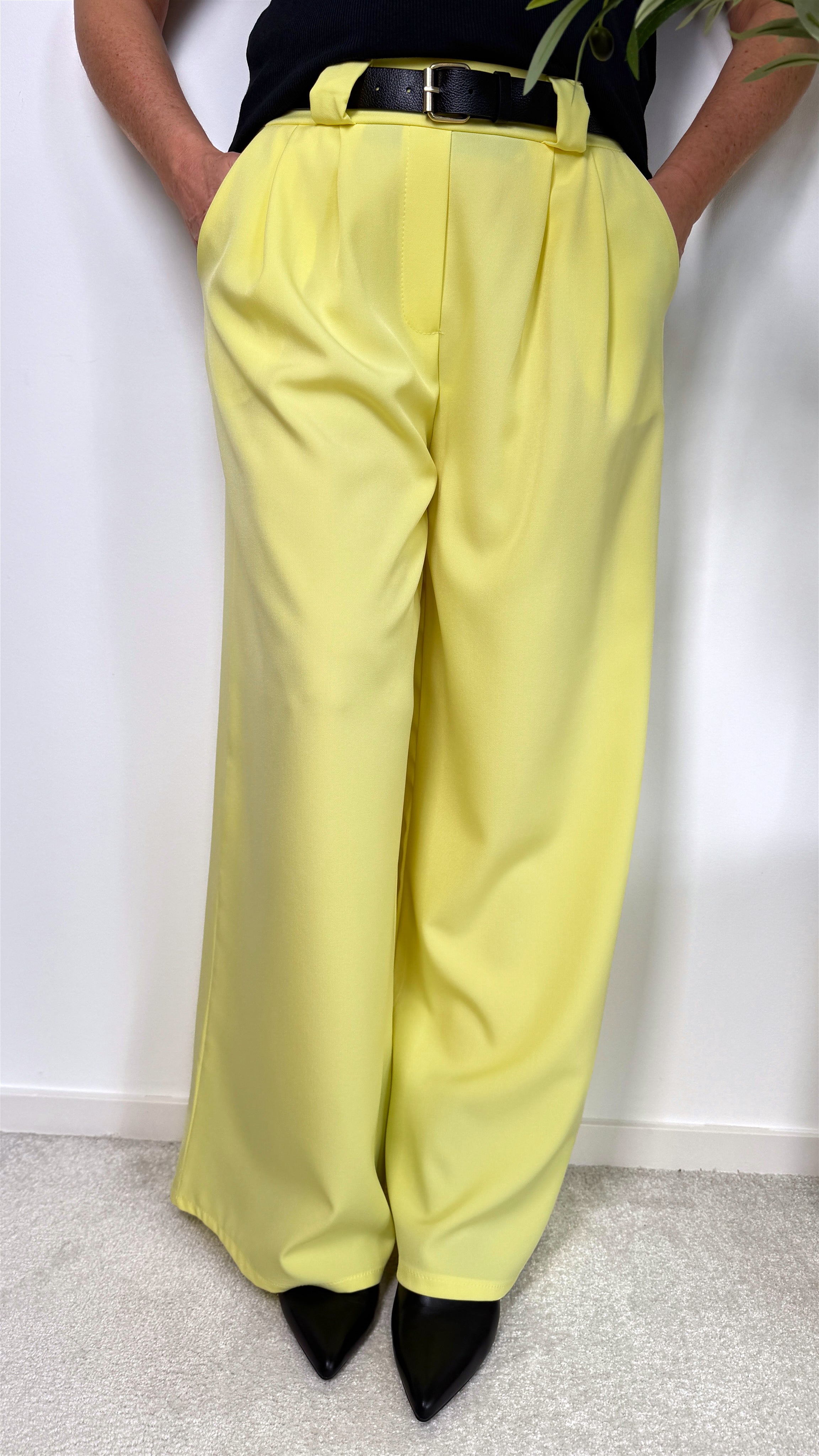 Weite Hose Flowing Muse *Gelb*