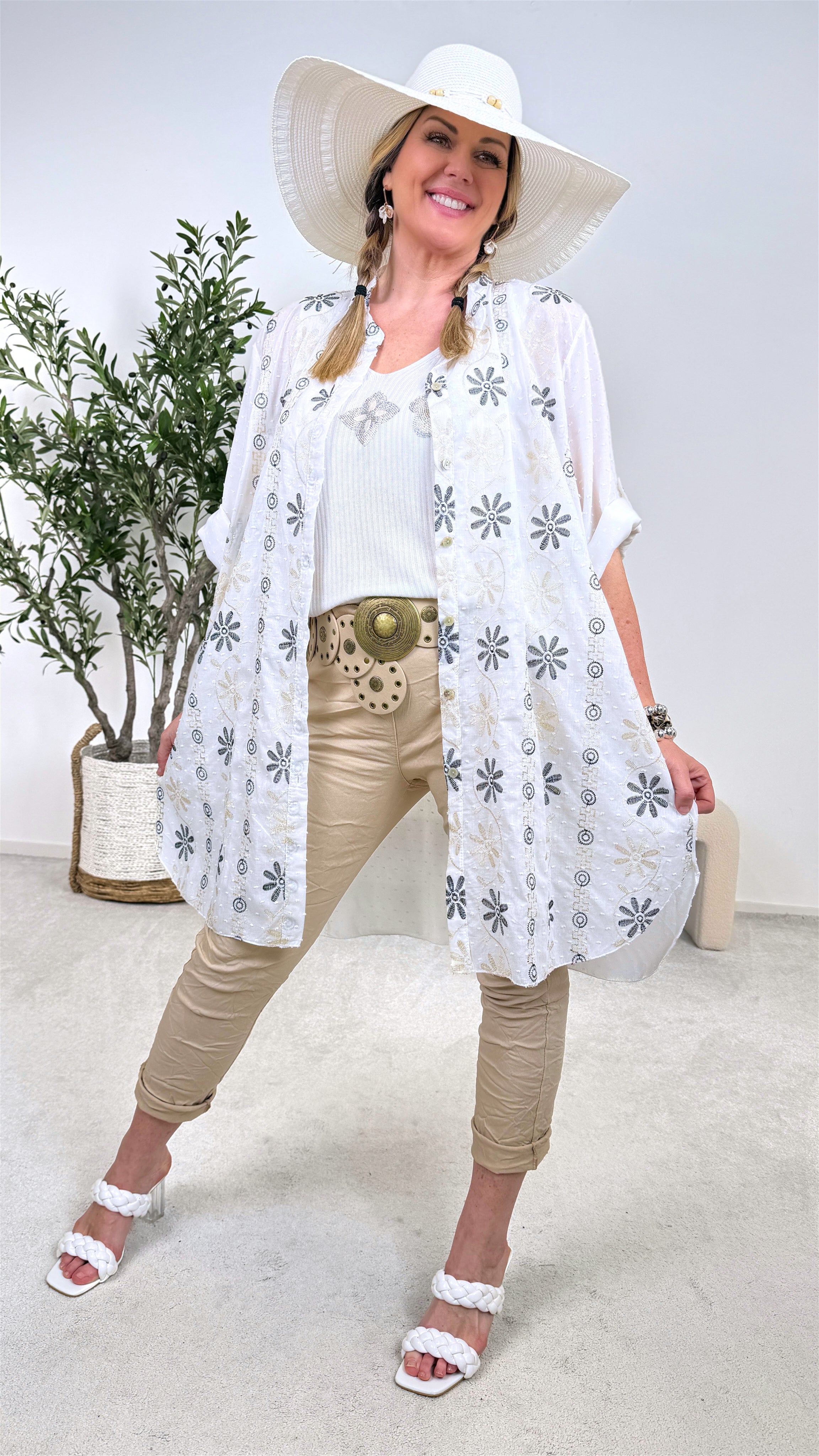 Long-Bluse Whispering Petals