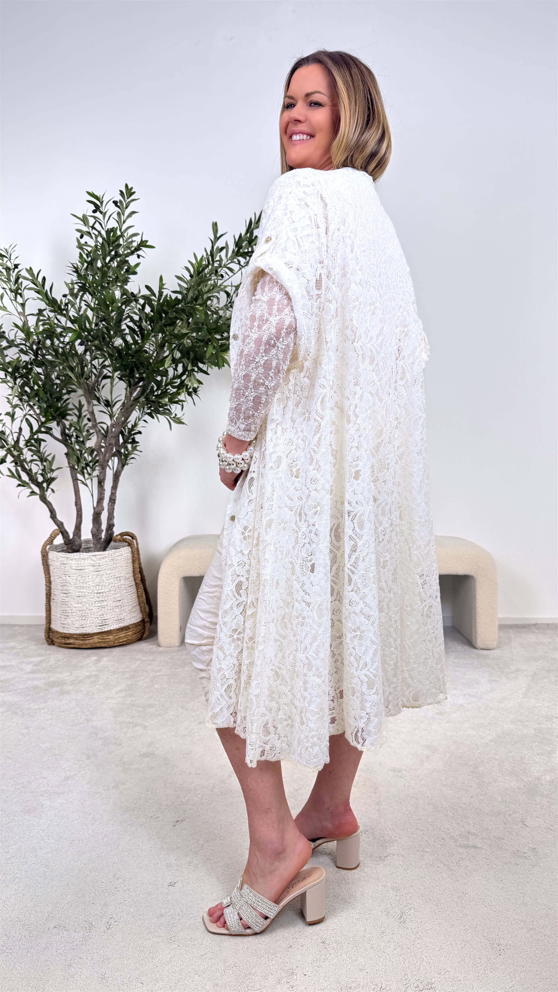 Lange Spitzenbluse Capri Grace