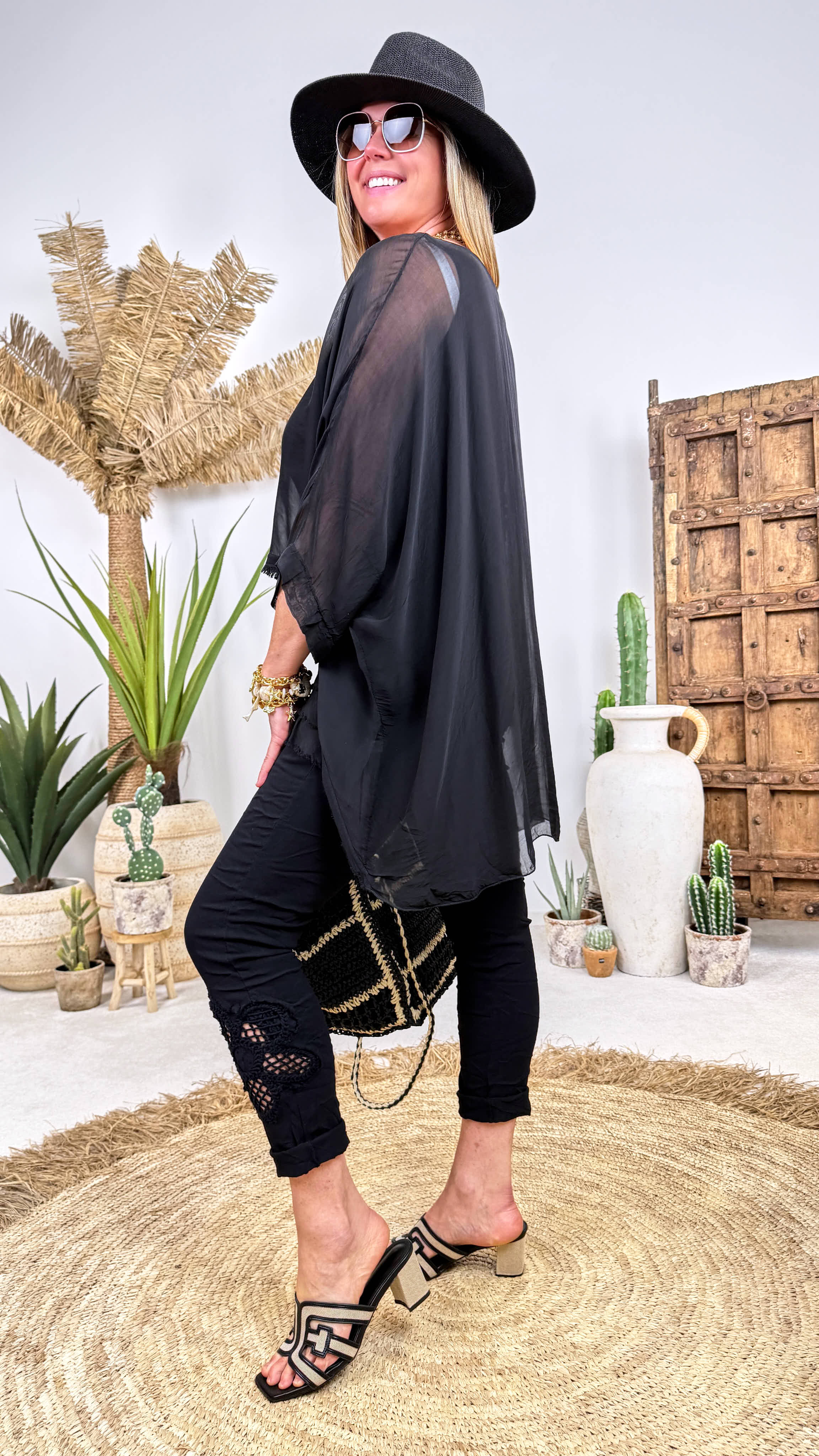 Bluse Timeless Soft *Schwarz* (lieferbar ab 26.5.26)