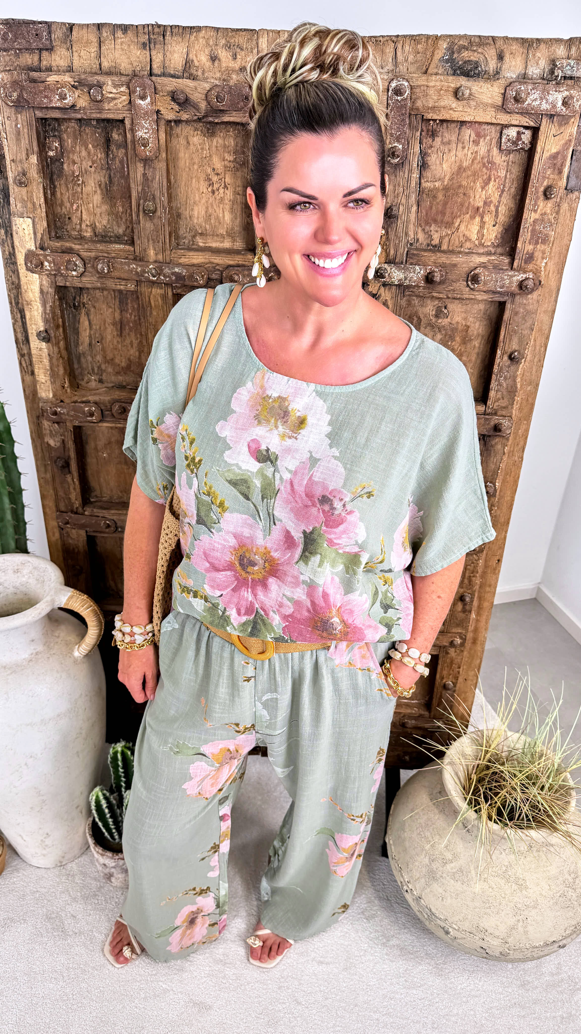 Blusenshirt Flower Statement