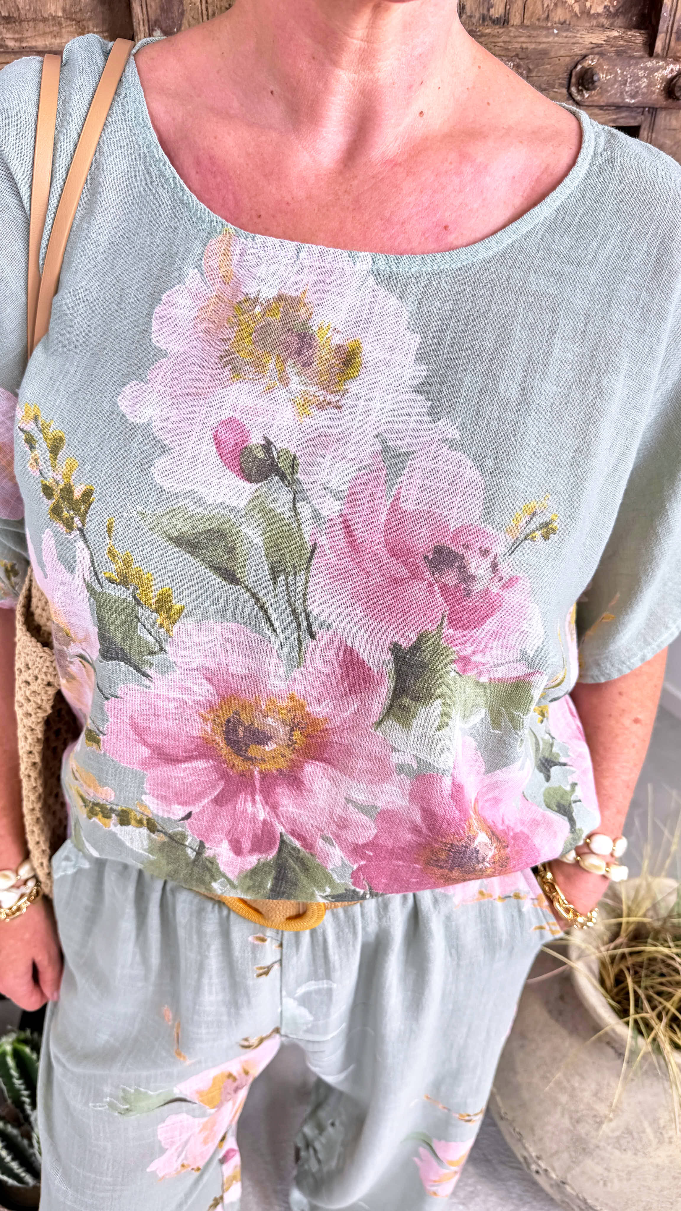 Blusenshirt Flower Statement