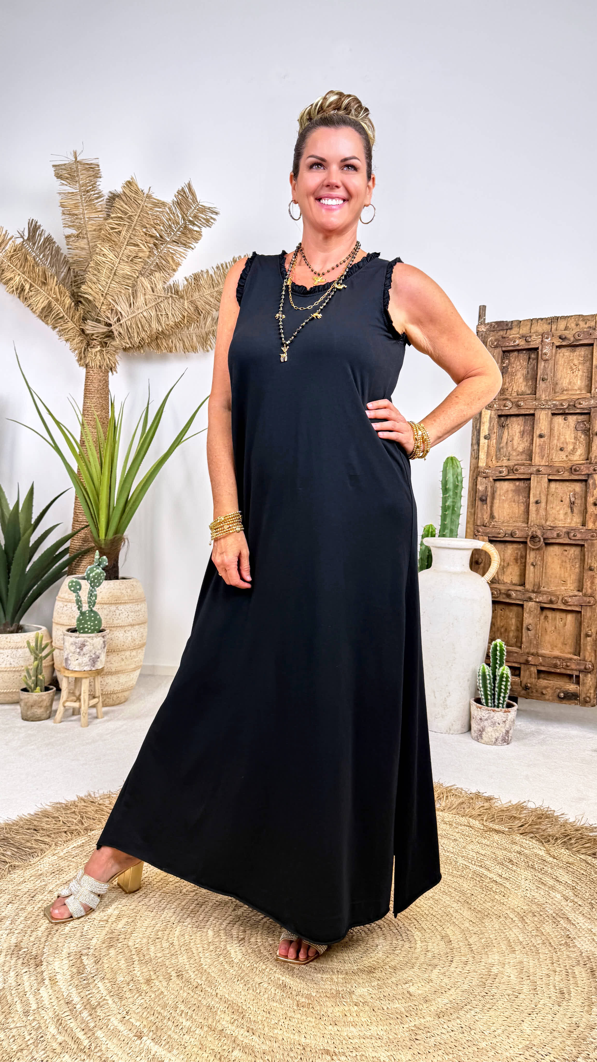 Langes Kleid Aurora Ruffle *Schwarz*