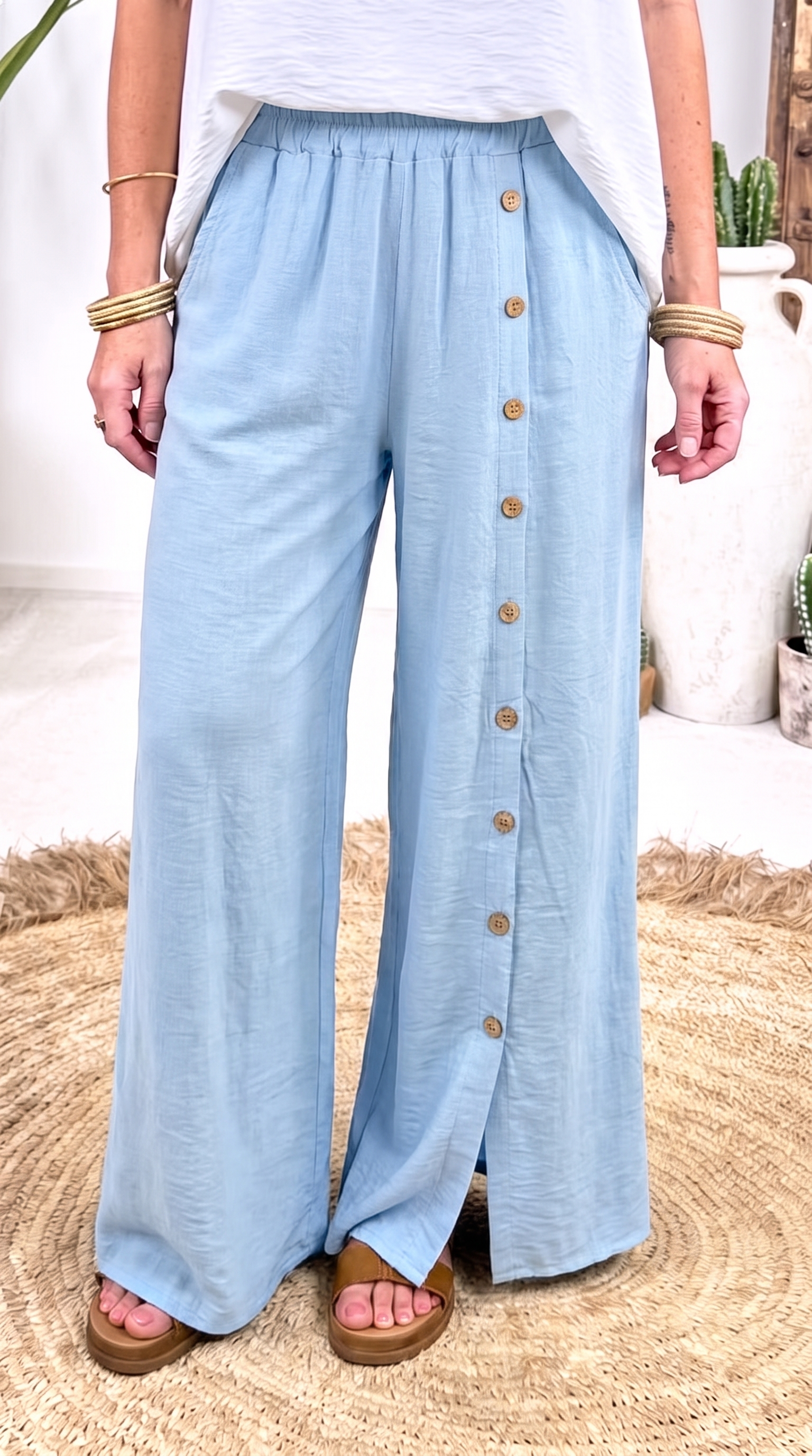 Weite Hose Row of Buttons *Hellblau*
