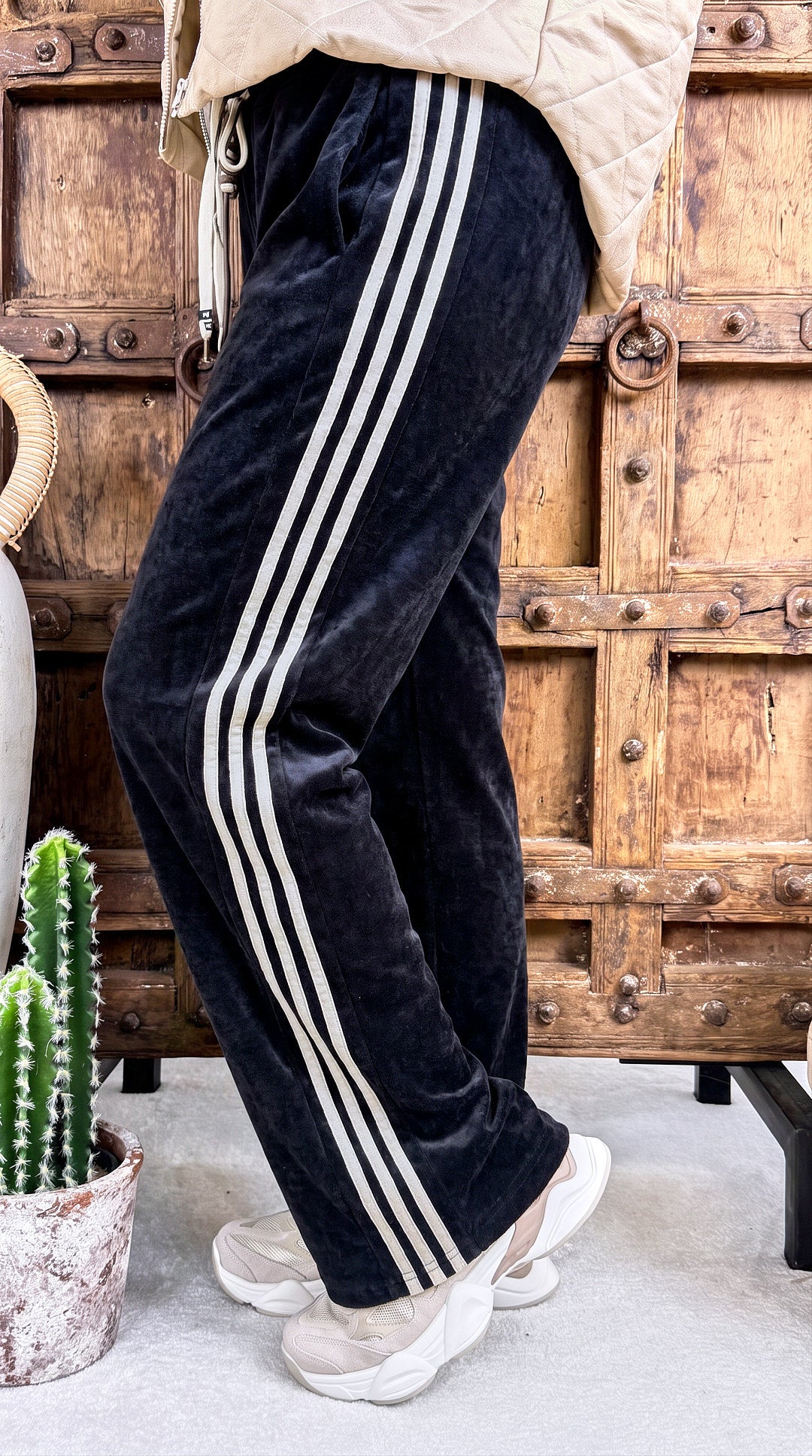 Jogpants Velour Stripe *Schwarz*