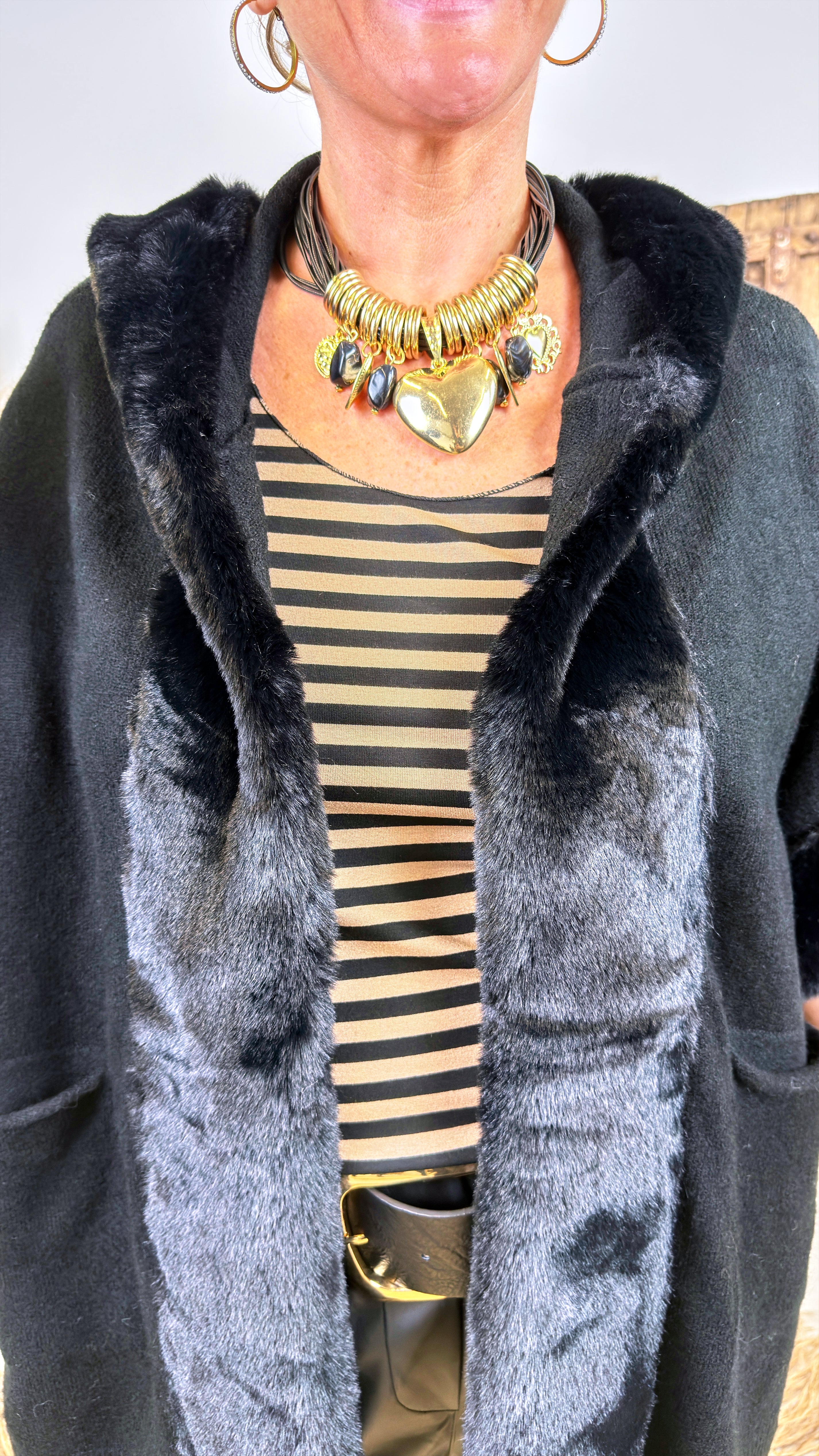 Strick-Cardigan Vellichor *Schwarz*