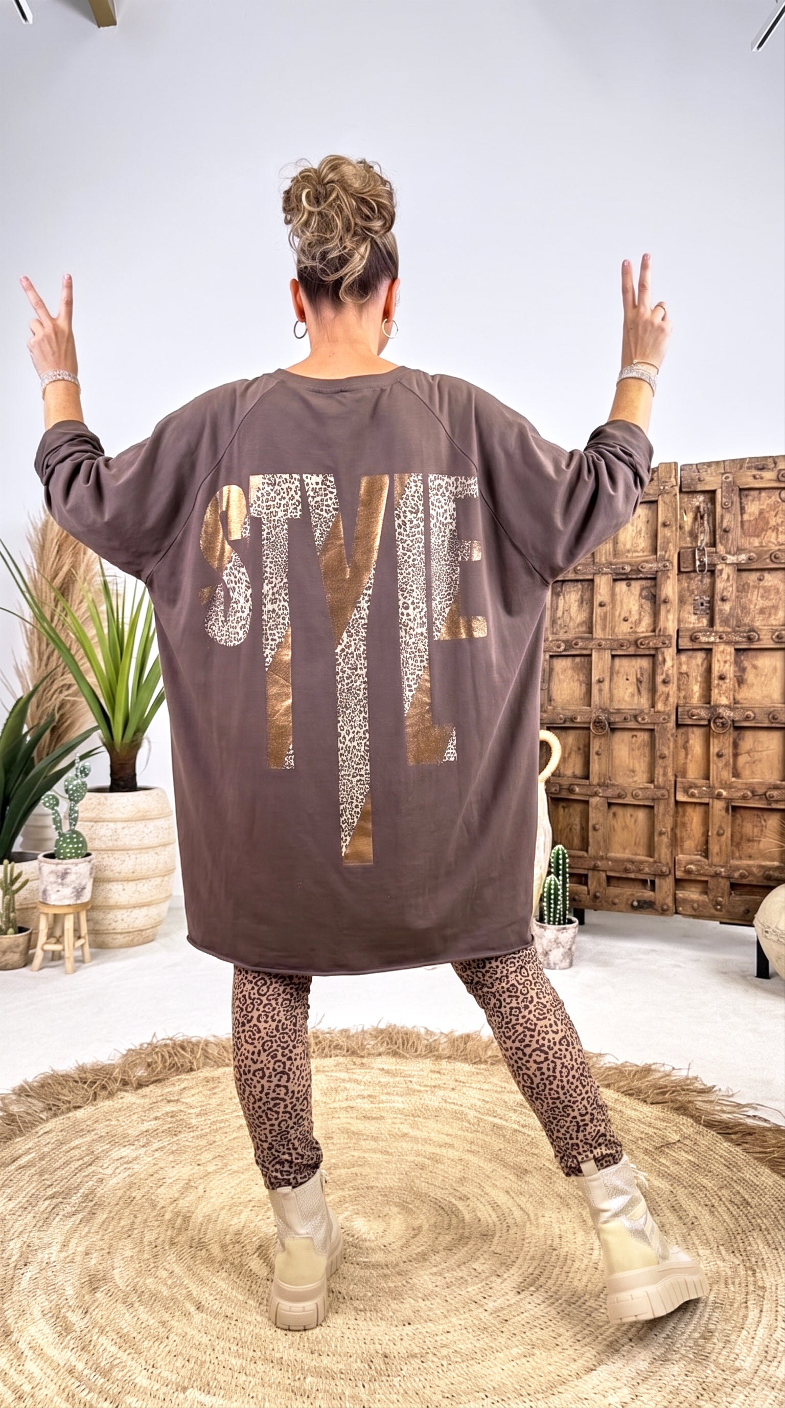 Oversized Langarmshirt Drumbeat *Schoko*