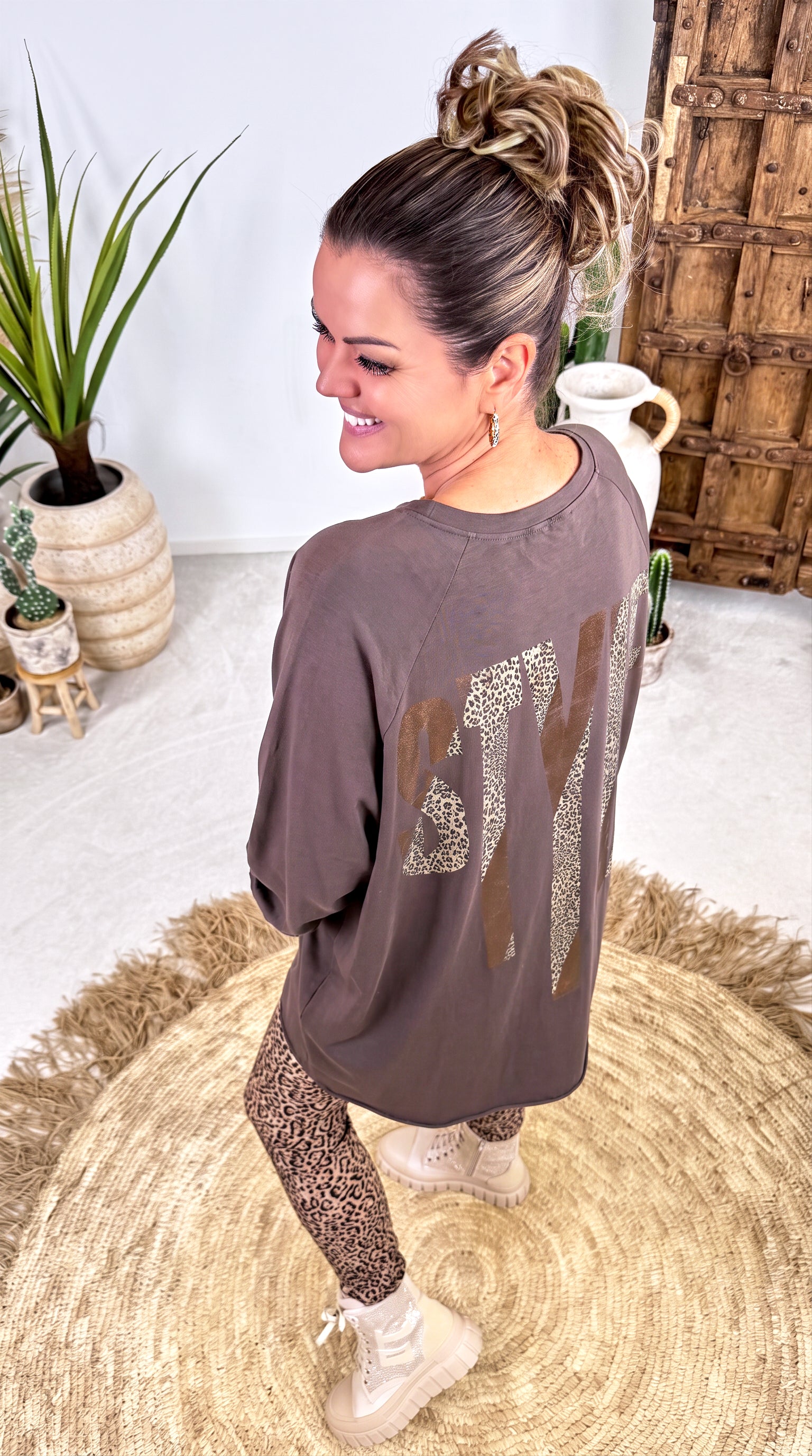 Oversized Langarmshirt Drumbeat *Schoko*