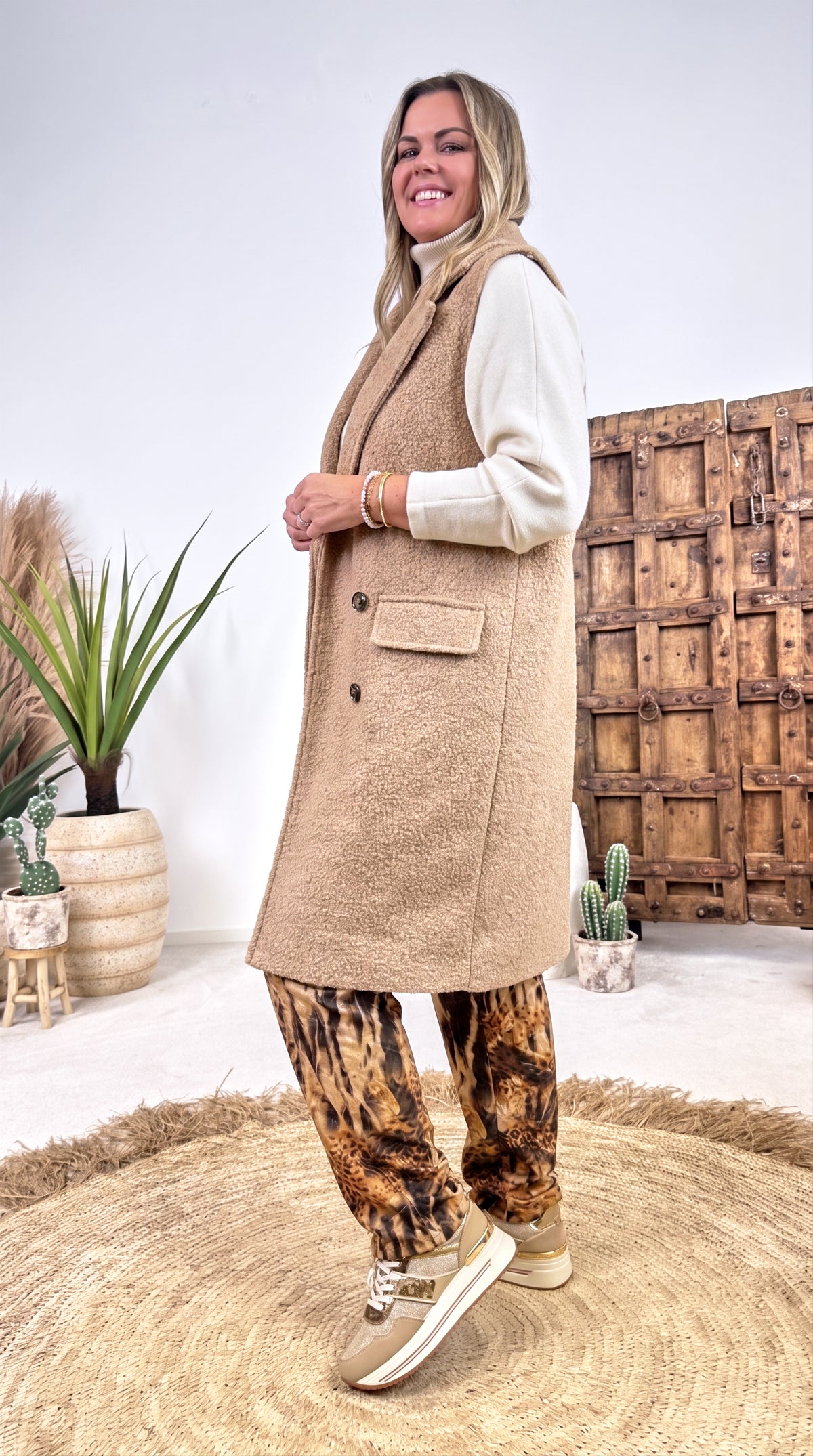Lange Weste Almendra *Camel*