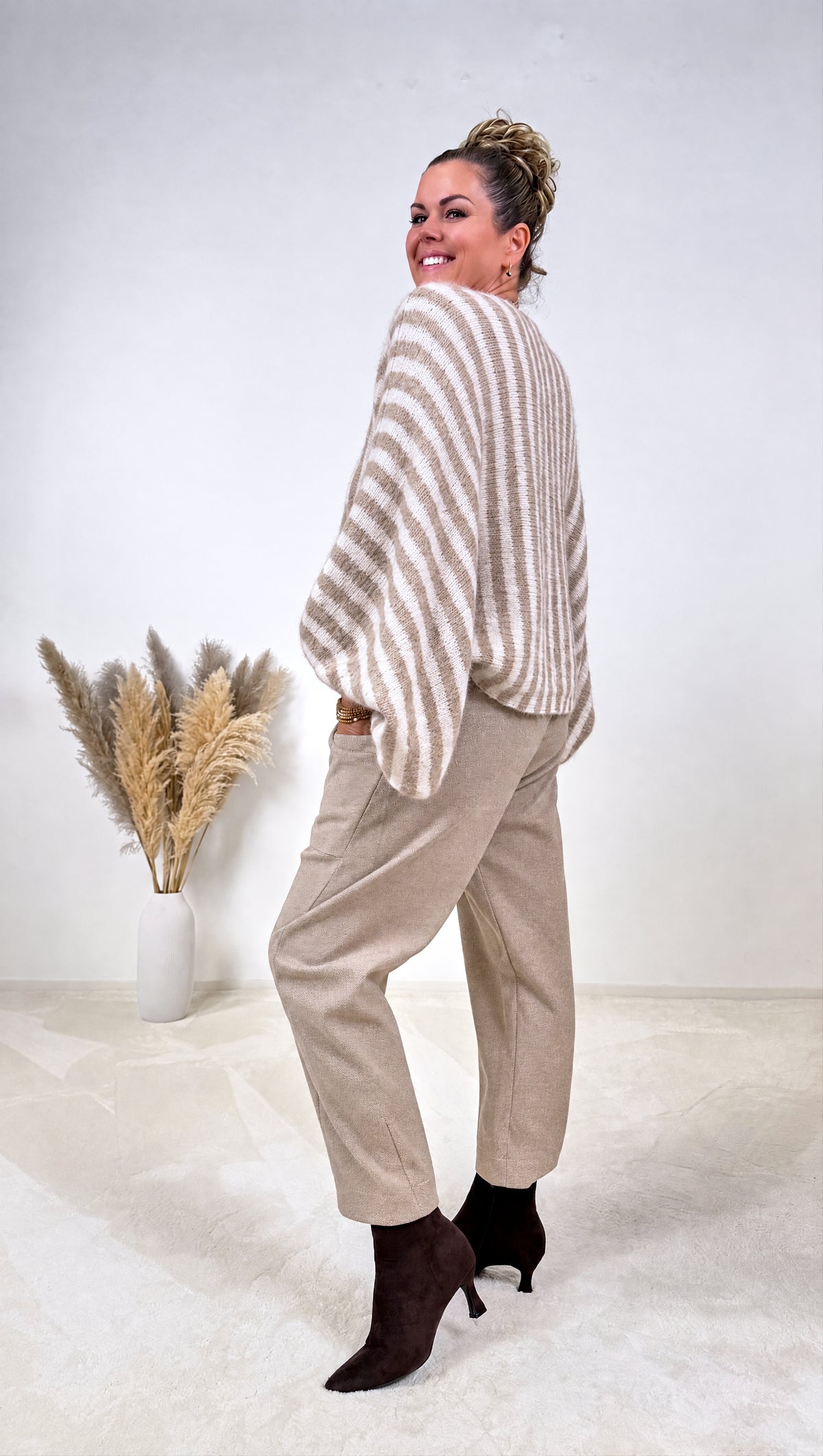 Hose Luminara *Beige* (Lieferbar ab 19.10.26)