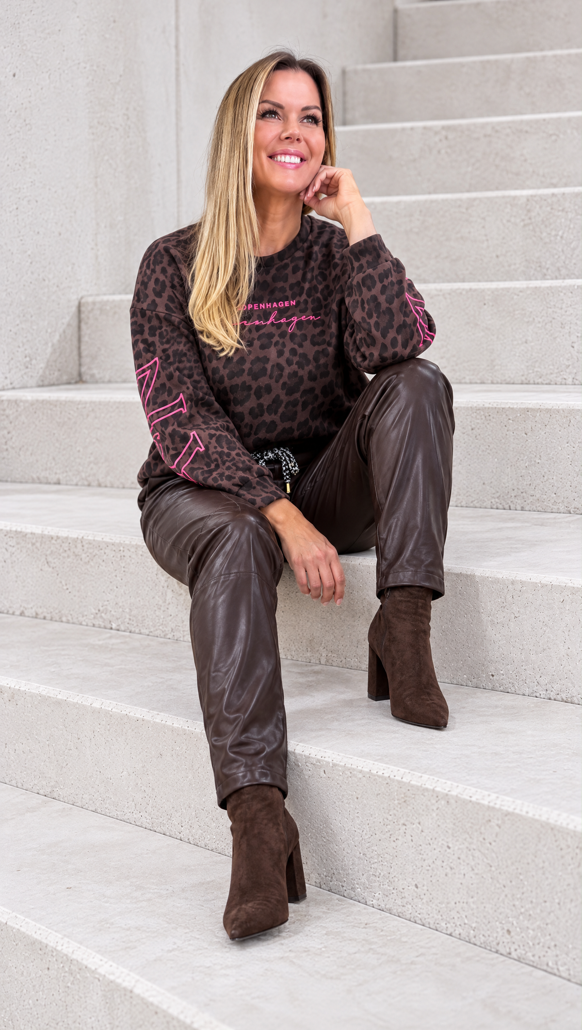 Sweatshirt Copenhagen Nights *Leo/schoko*
