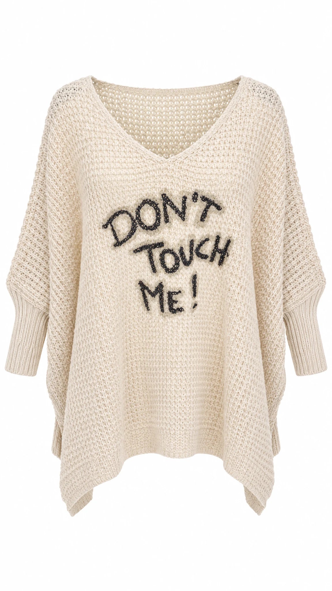 Beiger oversized Grobstrickpullover mit Netzeinsätzen und Schriftzug Don't Touch Me in Perlenstickerei auf Kleiderbügel