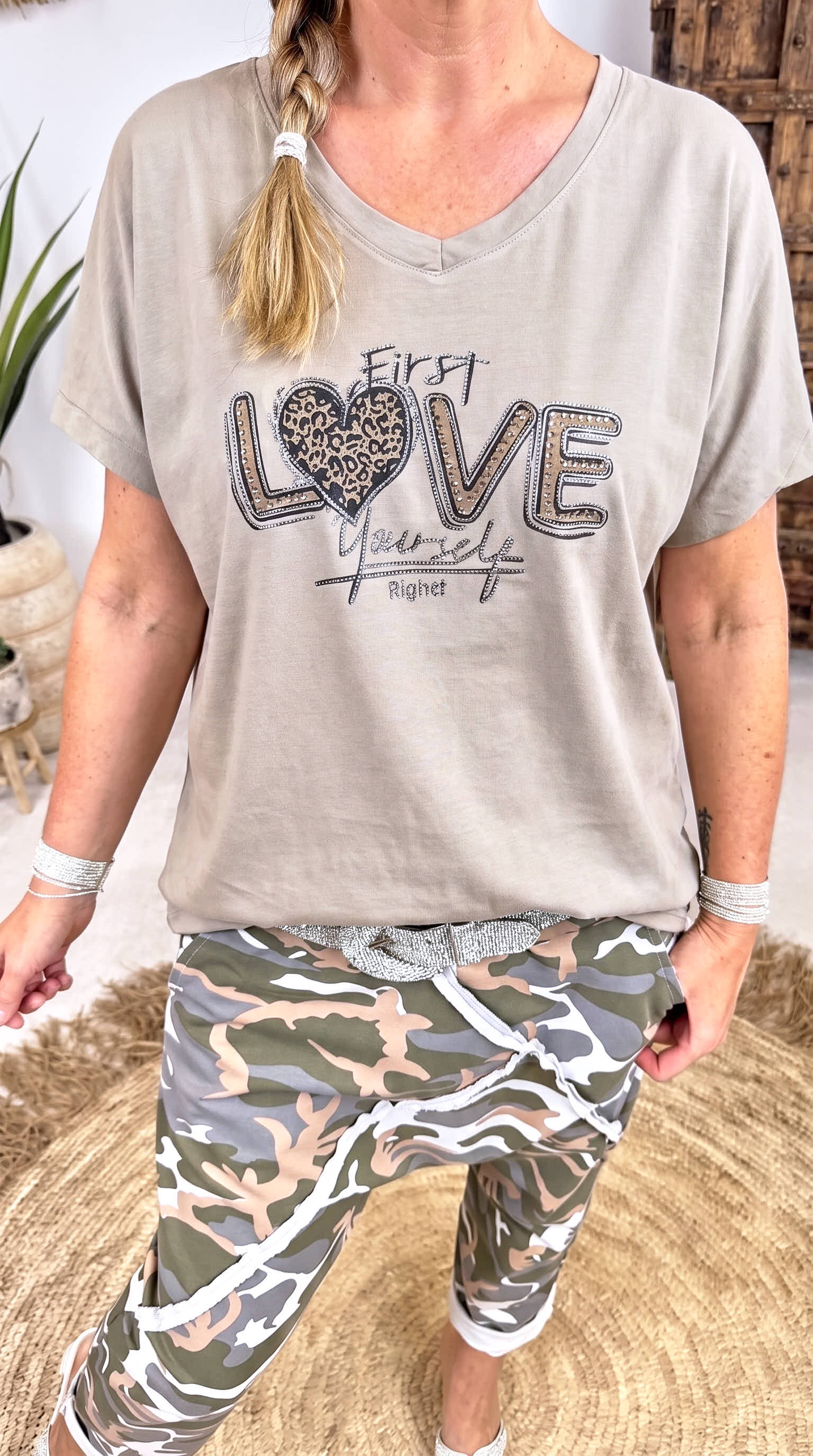 T-Shirt Love Yourself *Taupe*