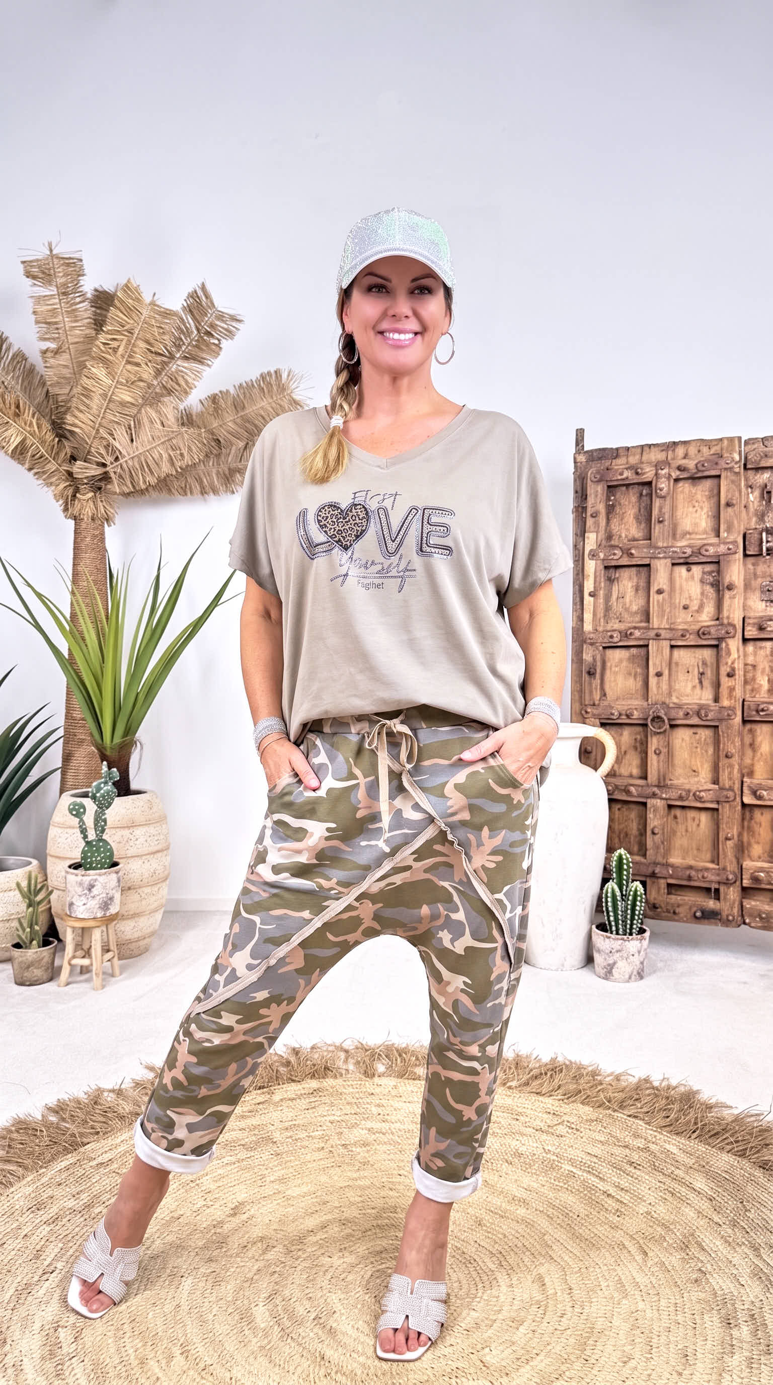 T-Shirt Love Yourself *Taupe*