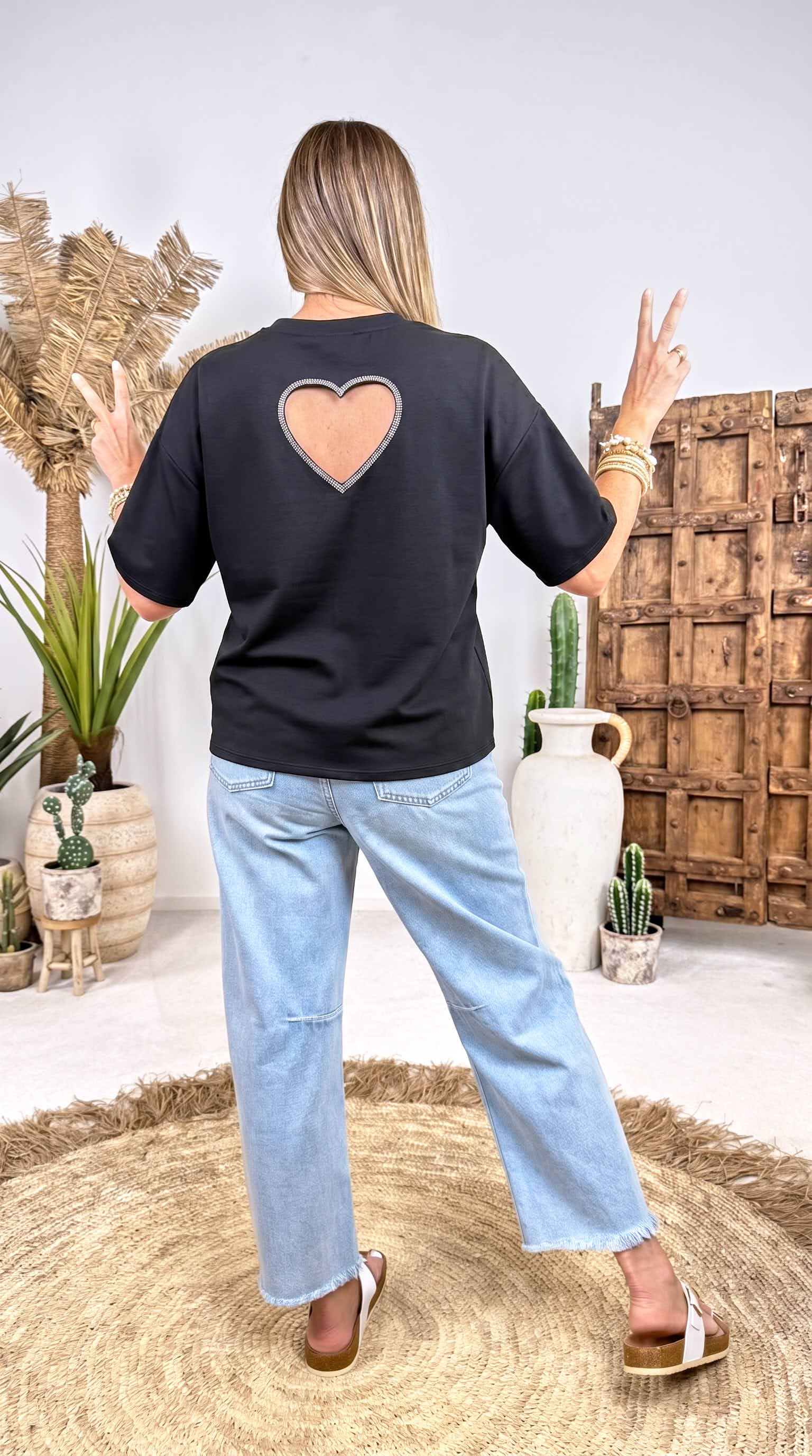 T-Shirt Open Heart *Schwarz*