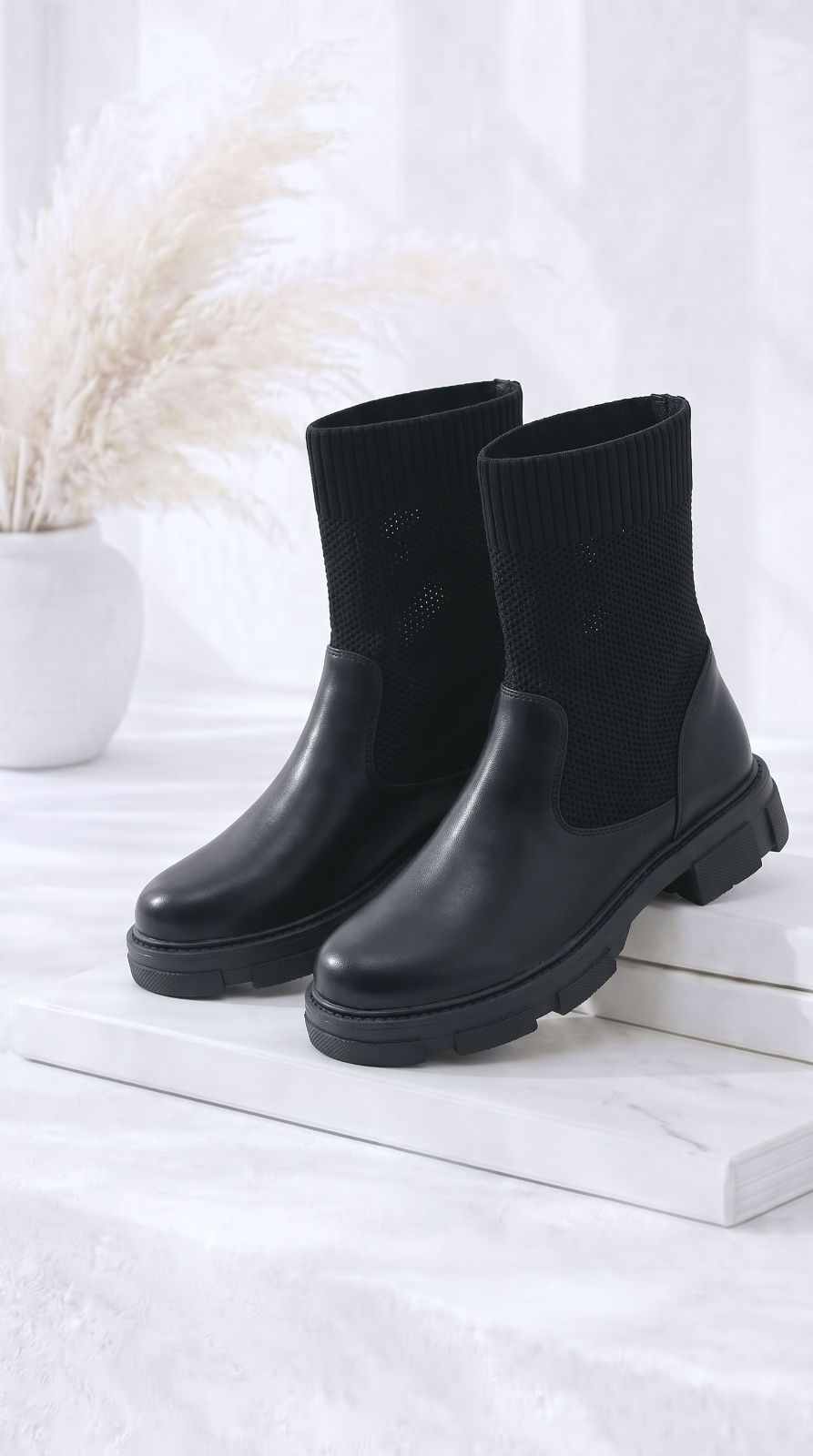 Boots Chic Essence *Schwarz*