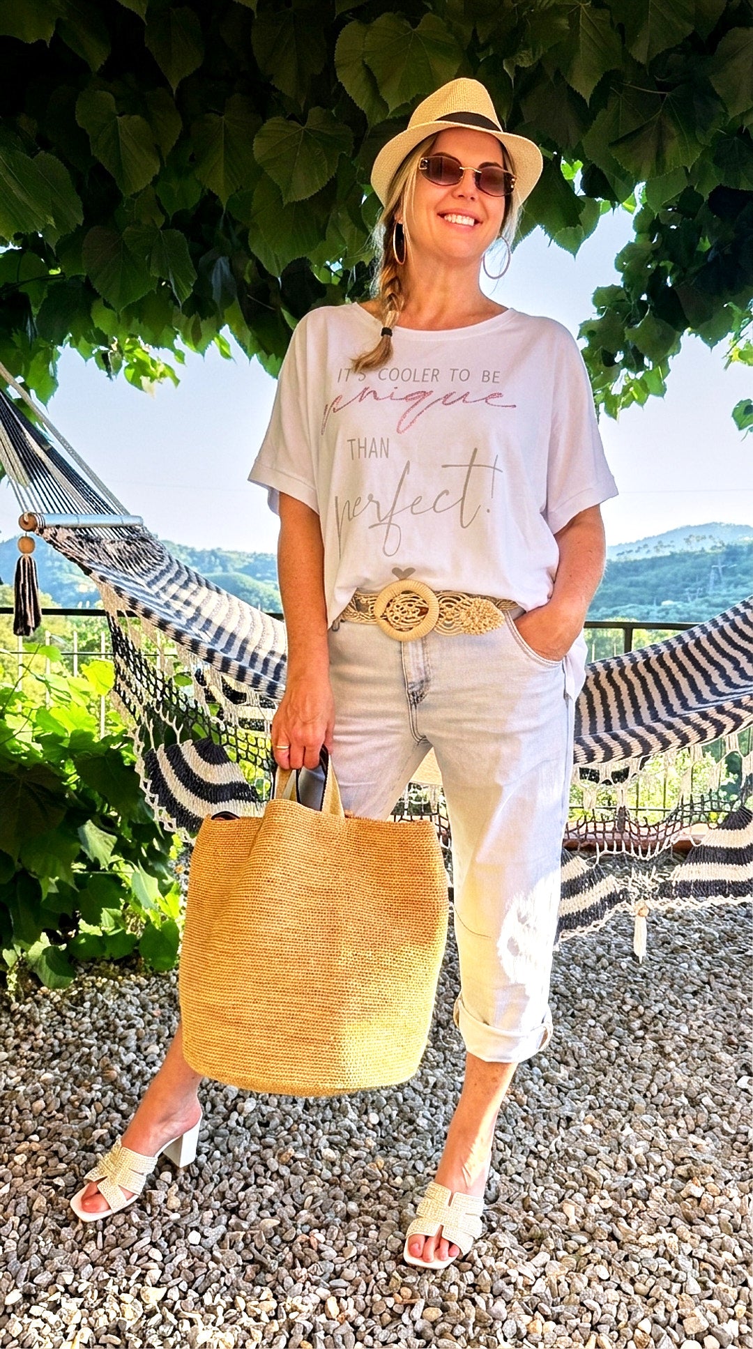 Oversizedshirt Unique is Cooler *Creme*