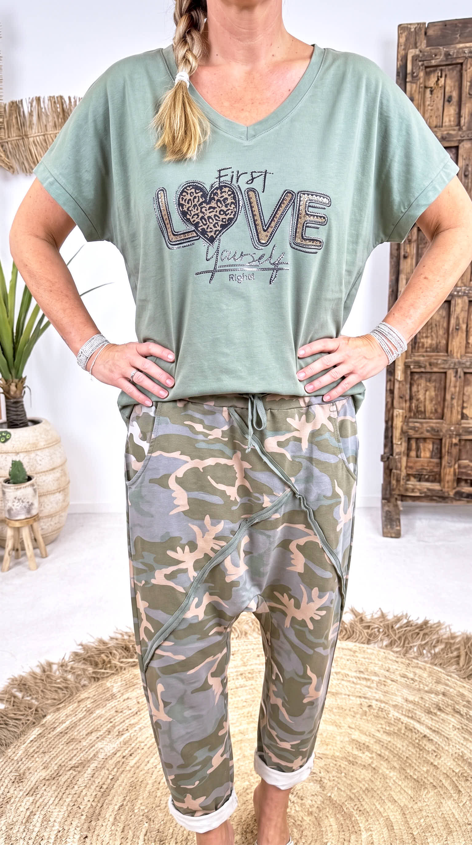 T-Shirt Love Yourself *Khaki*