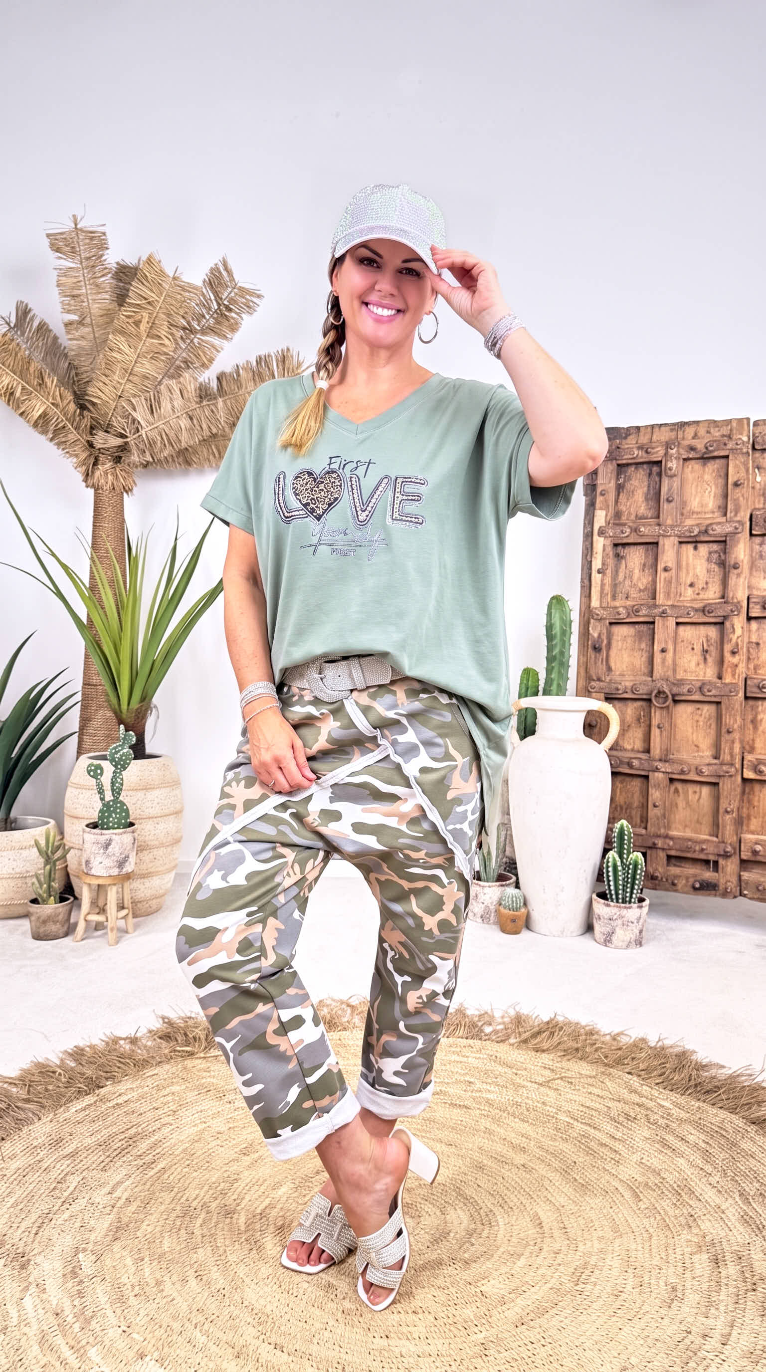 T-Shirt Love Yourself *Khaki*