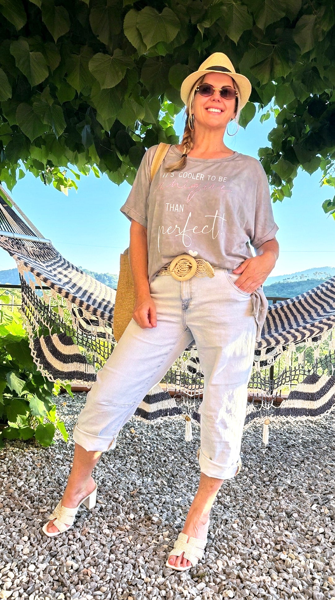 Oversizedshirt Unique is Cooler *Taupe*