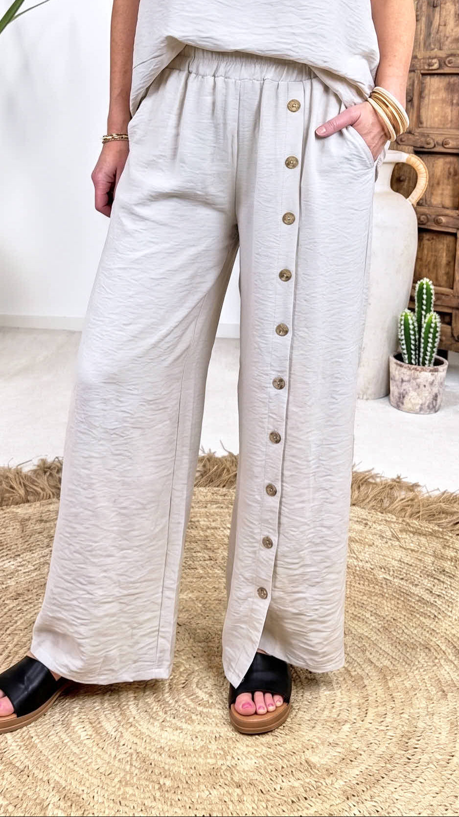 Weite Hose Row of Buttons *Beige*